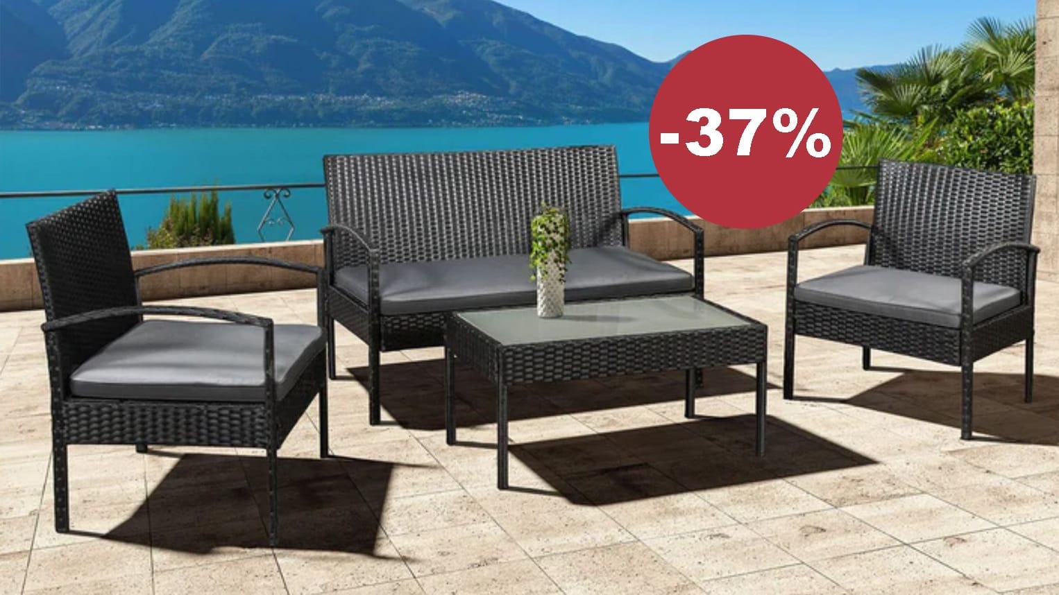 Die Polyrattan-Sitzgruppe Trinidad bietet Platz für vier Personen und ist aktuell stark reduziert.