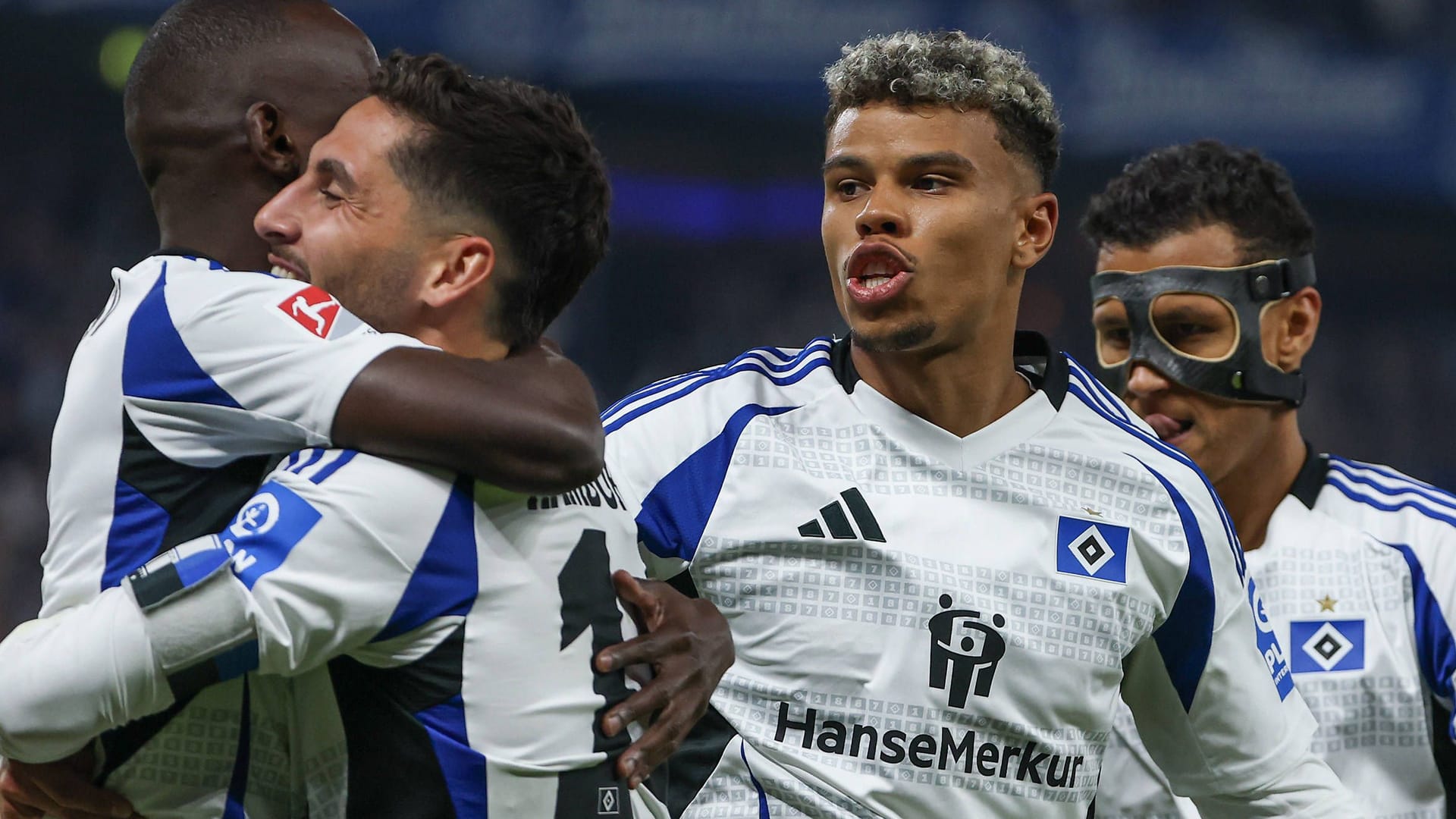 Die HSV-Spieler bejubeln den Aufstieg gegen Ulm (Archivbild): Im August kehren die Hamburger nach sieben Jahren in die 1. Liga zurück. Die HSV-Spieler bejubeln den Aufstieg gegen Ulm (Archivbild): Im August kehren die Hamburger nach sieben Jahren in die 1. Liga zurück.