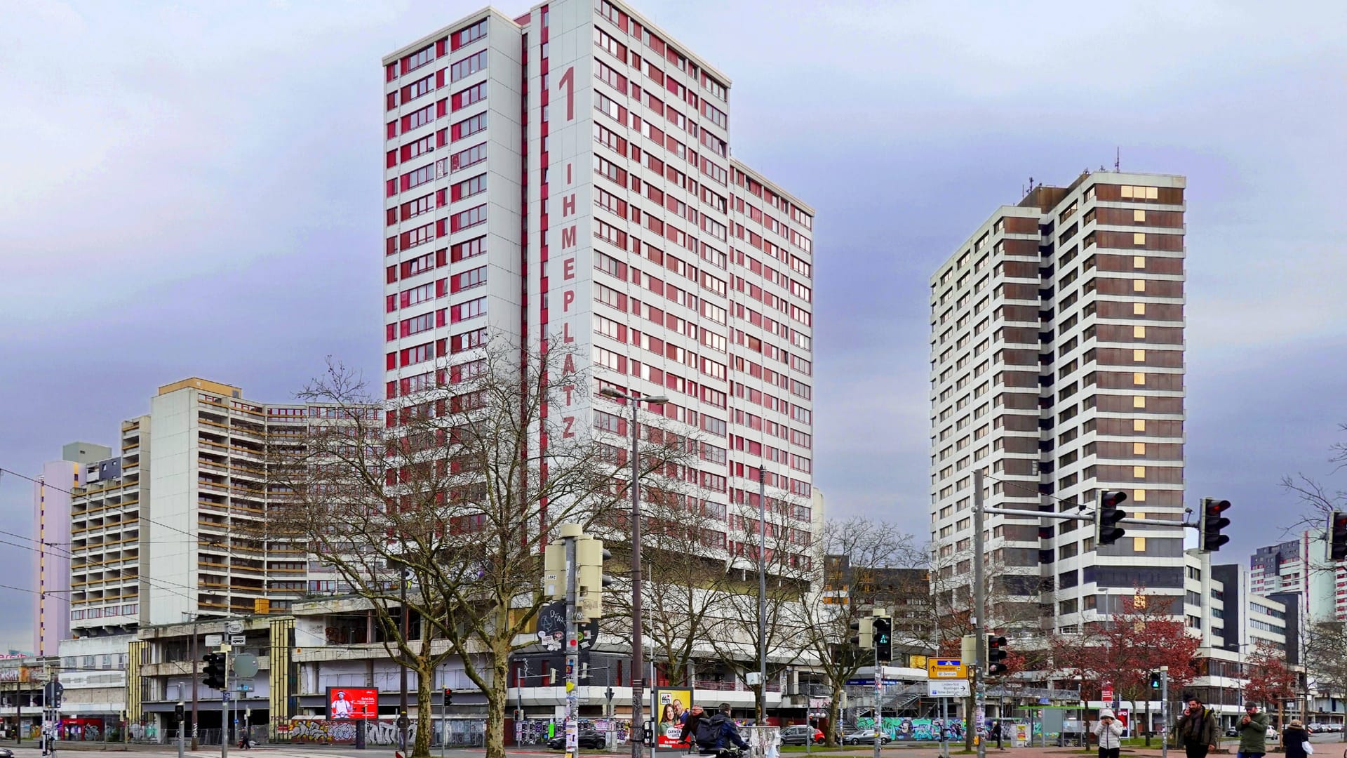 Das Ihme-Zentrum in Hannover (Archivbild): Der graue Betonklotz prägt das Bild des Stadtteils Linden-Mitte seit mehr als 50 Jahren.