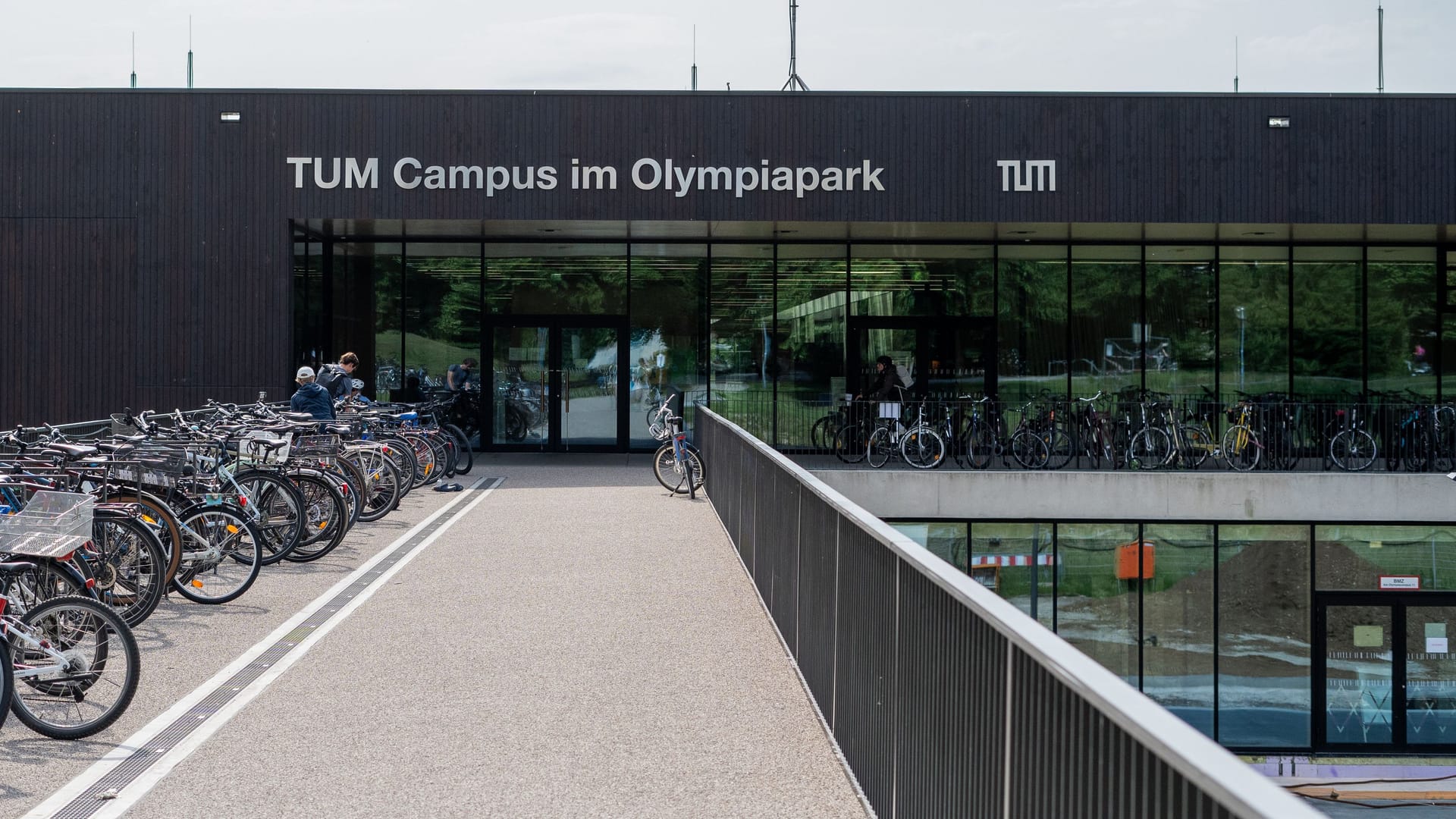 Der neue TUM Campus im Olympiapark in München: Hier arbeitet Emmanuel Adjei in der Präventiven Sportmedizin und Sportkardiologie.