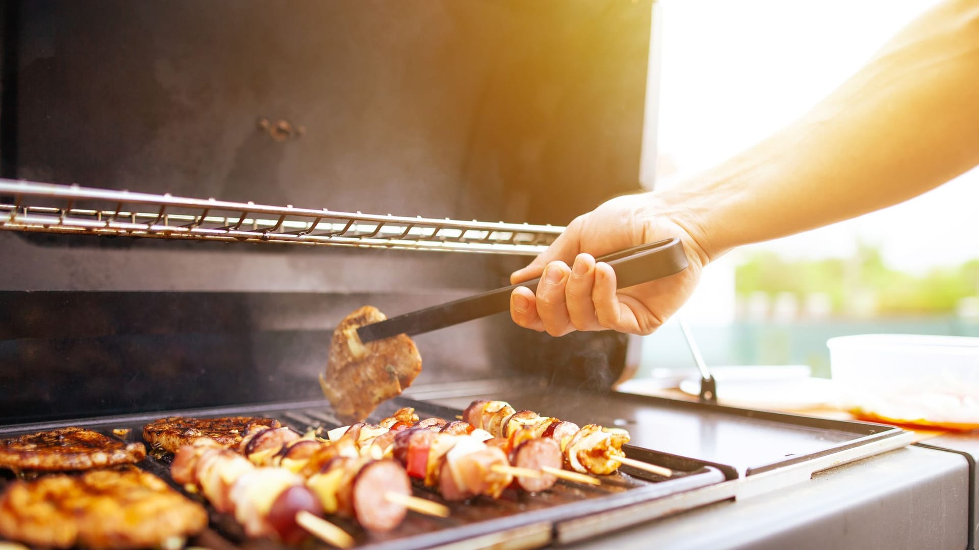 Grill-Angebot: Der Gasgrill San Francisco 4 von Enders bietet starke Leistung und hochwertige Ausstattung zum überraschend kleinen Preis.