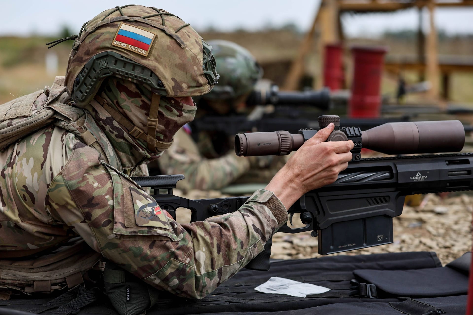 Russische Soldaten in Donezk: Sie haben wohl ein Gelände mit großen Lithium-Vorkommen eingenommen. (Symbolbild)