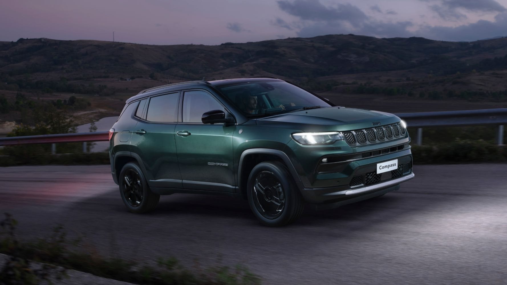 Leasing-Angebot für SUV: Den Jeep Compass Altitude MY25 leasen Sie bei 9Drive für nur 149 Euro im Monat.