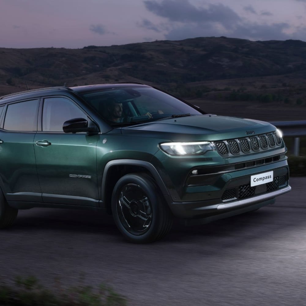 Leasing-Angebot für SUV: Den Jeep Compass Altitude MY25 leasen Sie bei 9Drive für nur 149 Euro im Monat.