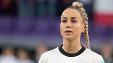 DFB-Kapitänin Gwinn trägt Glücksbringer im Sport-BH