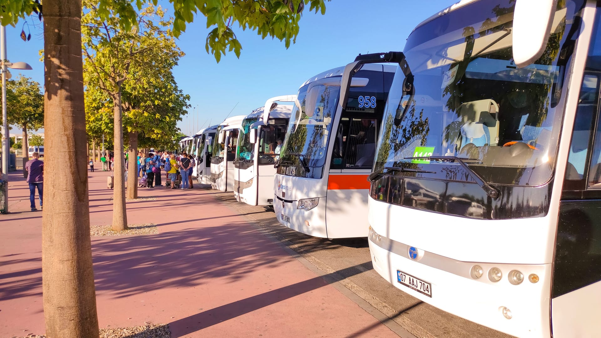 Ab in den Urlaub: Jedes Jahr entscheiden sich Millionen Deutsche für den Fernbus.