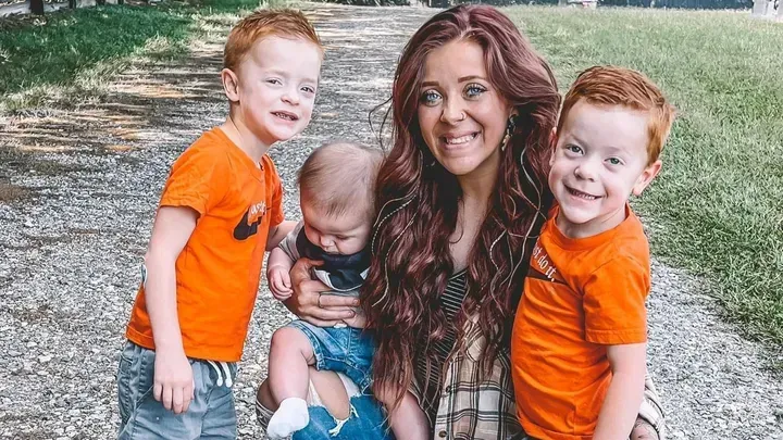 Kaci Jones mit ihren Kindern (Archivbild): Einer ihrer Zwillingsjungen, Myles, starb bei einem Unfall. Kaci Jones mit ihren Kindern (Archivbild): Einer ihrer Zwillingsjungen, Myles, starb bei einem Unfall.