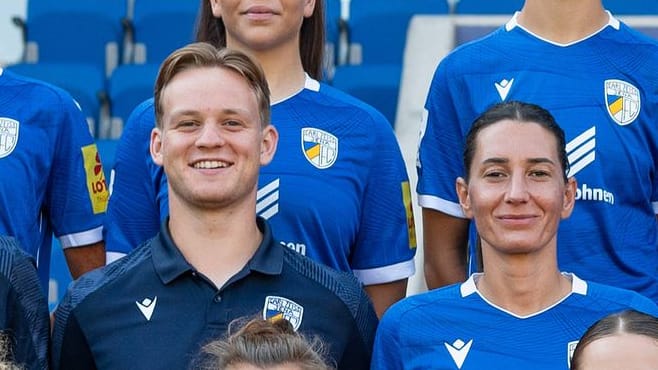 Luis Urbig (l.) auf dem Jenaer Teamfoto zur vergangenen Saison.
