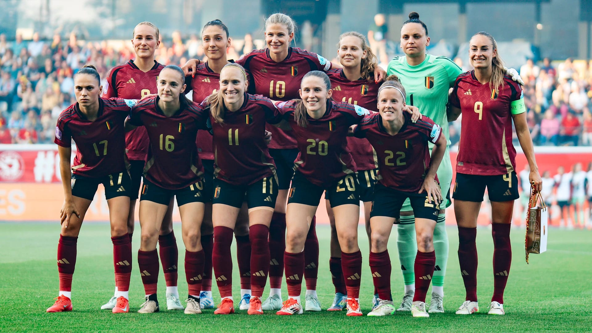 Teamfoto der belgischen Frauen-Nationalmannschaft vor dem Spiel gegen Spanien am 30.05.2025.