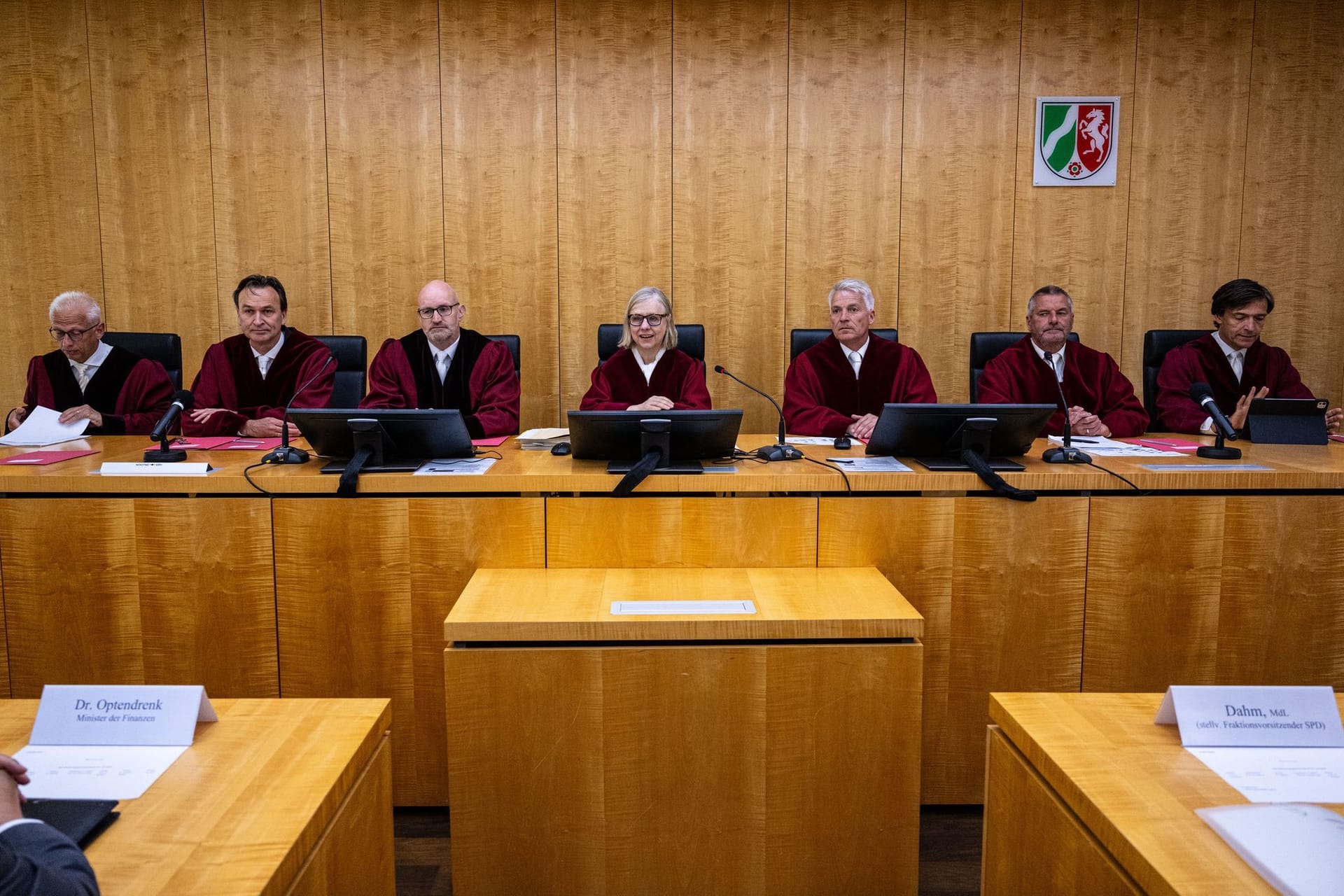 Verfassungsgerichtshof Nordrhein-Westfalen zu Kreditaufnahme Verfassungsgerichtshof Nordrhein-Westfalen zu Kreditaufnahme