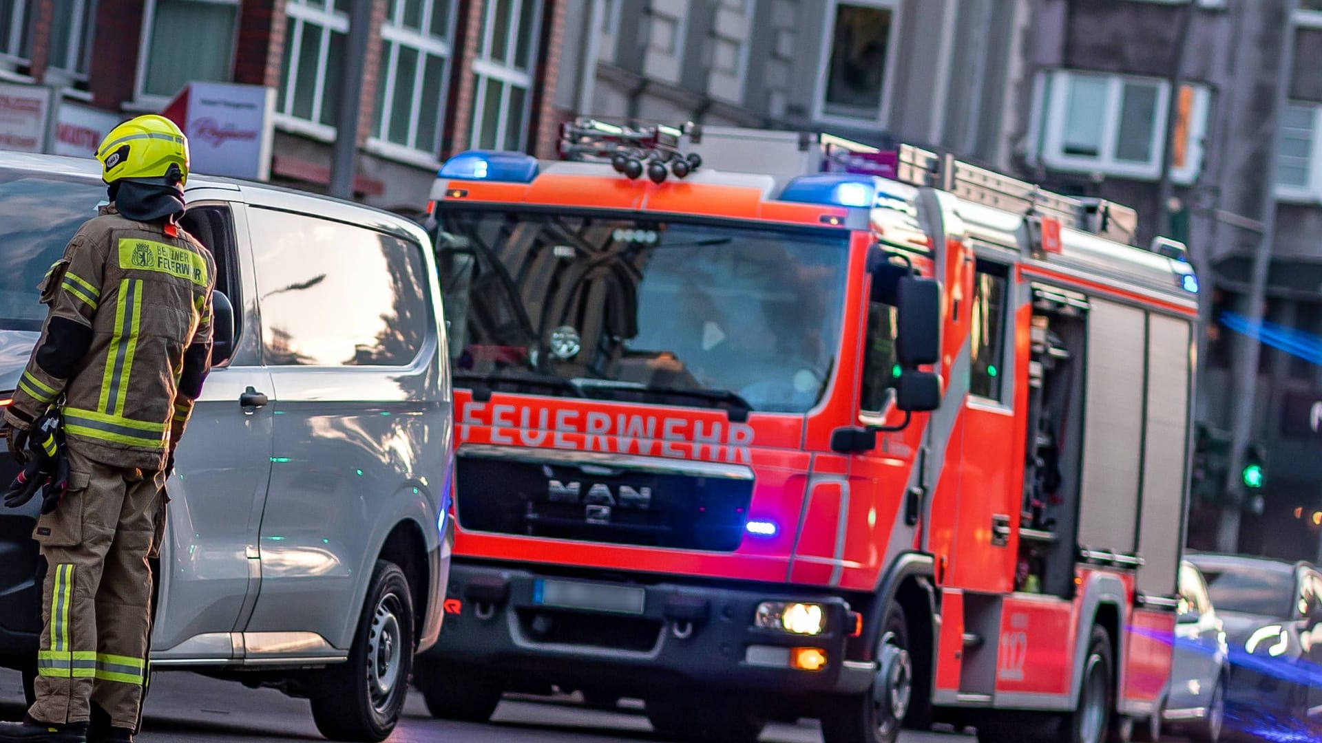 Einsatzwagen der Berliner Feuerwehr (Symbolfoto): In Reinickendorf brannte es am Abend.