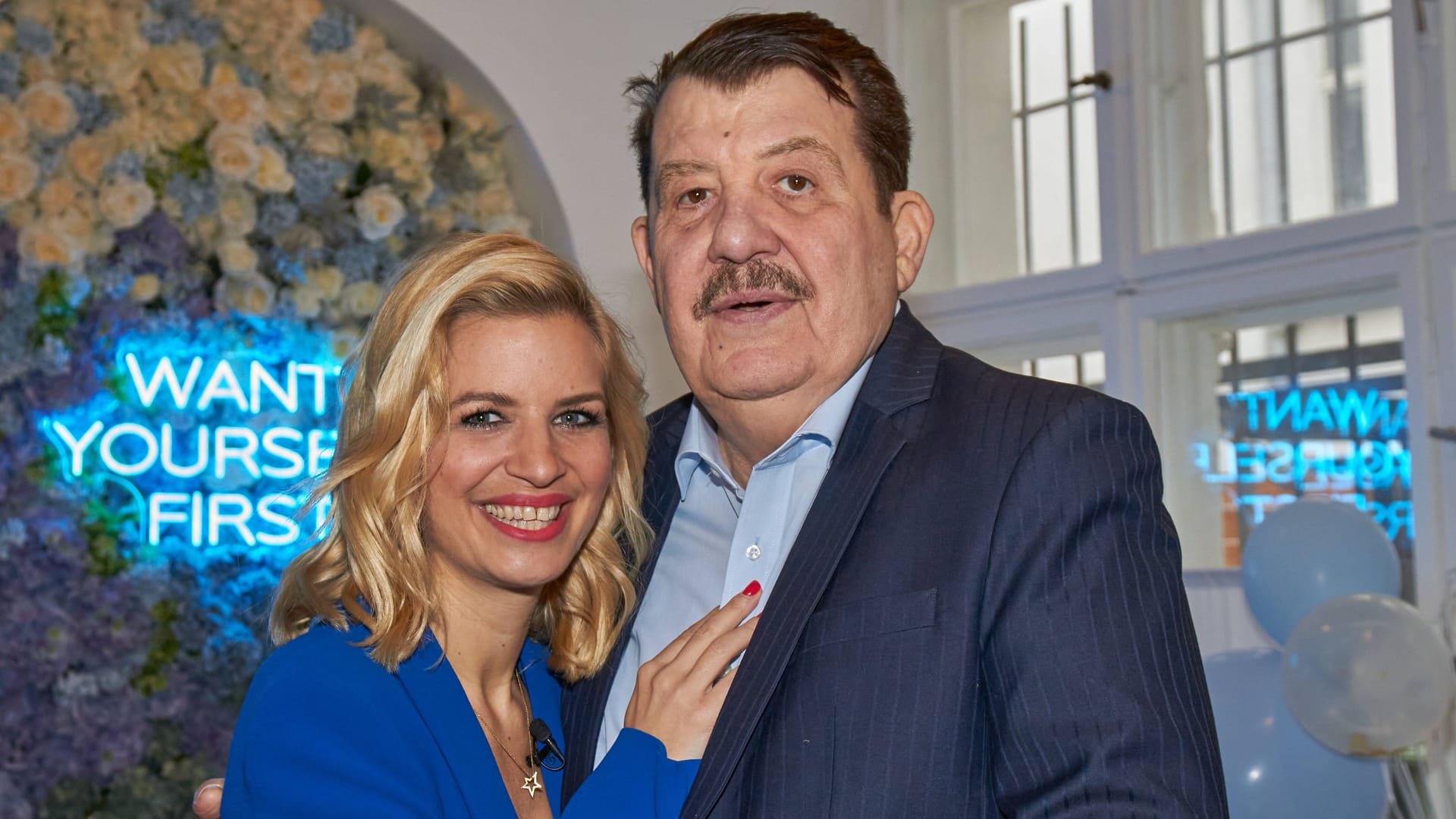 Susan Sideropoulos mit ihrem Vater Pierro Sideropoulos im Jahr 2023