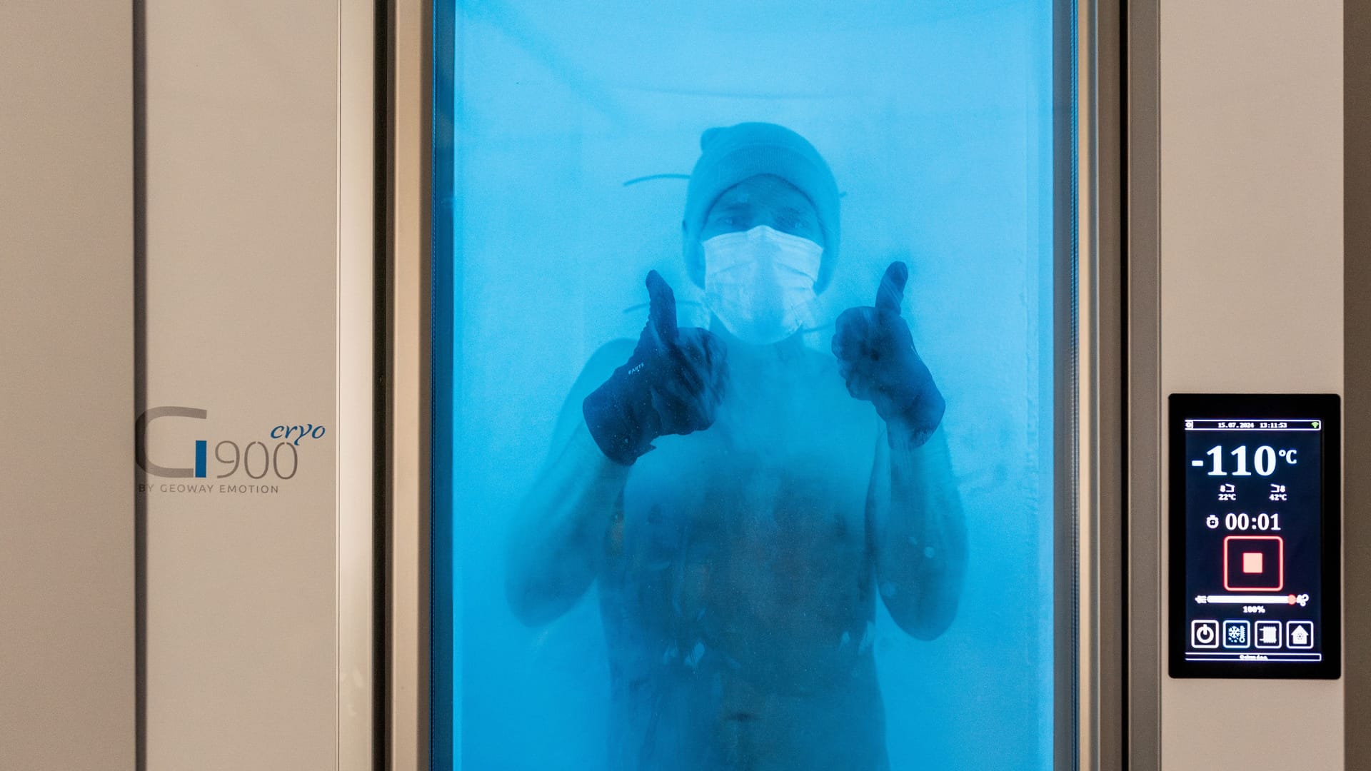 Eiskalt erfrischt – kohltuende Kryotherapie bie -110 °C im Kur- und Gesundheitshotel Schiffmann.