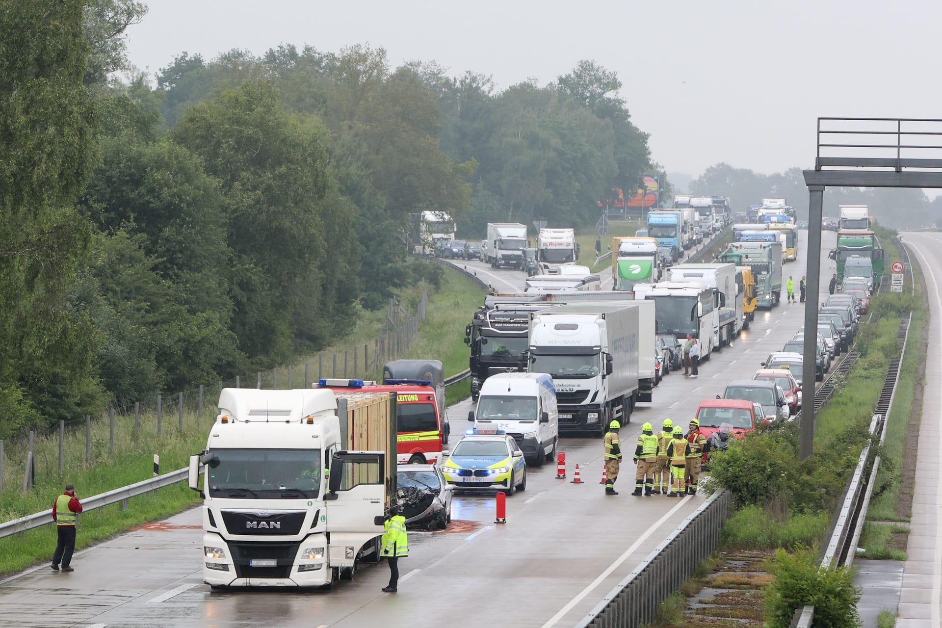 Der Unfall löste Verkehrschaos rund um das Bremer Kreuz aus.