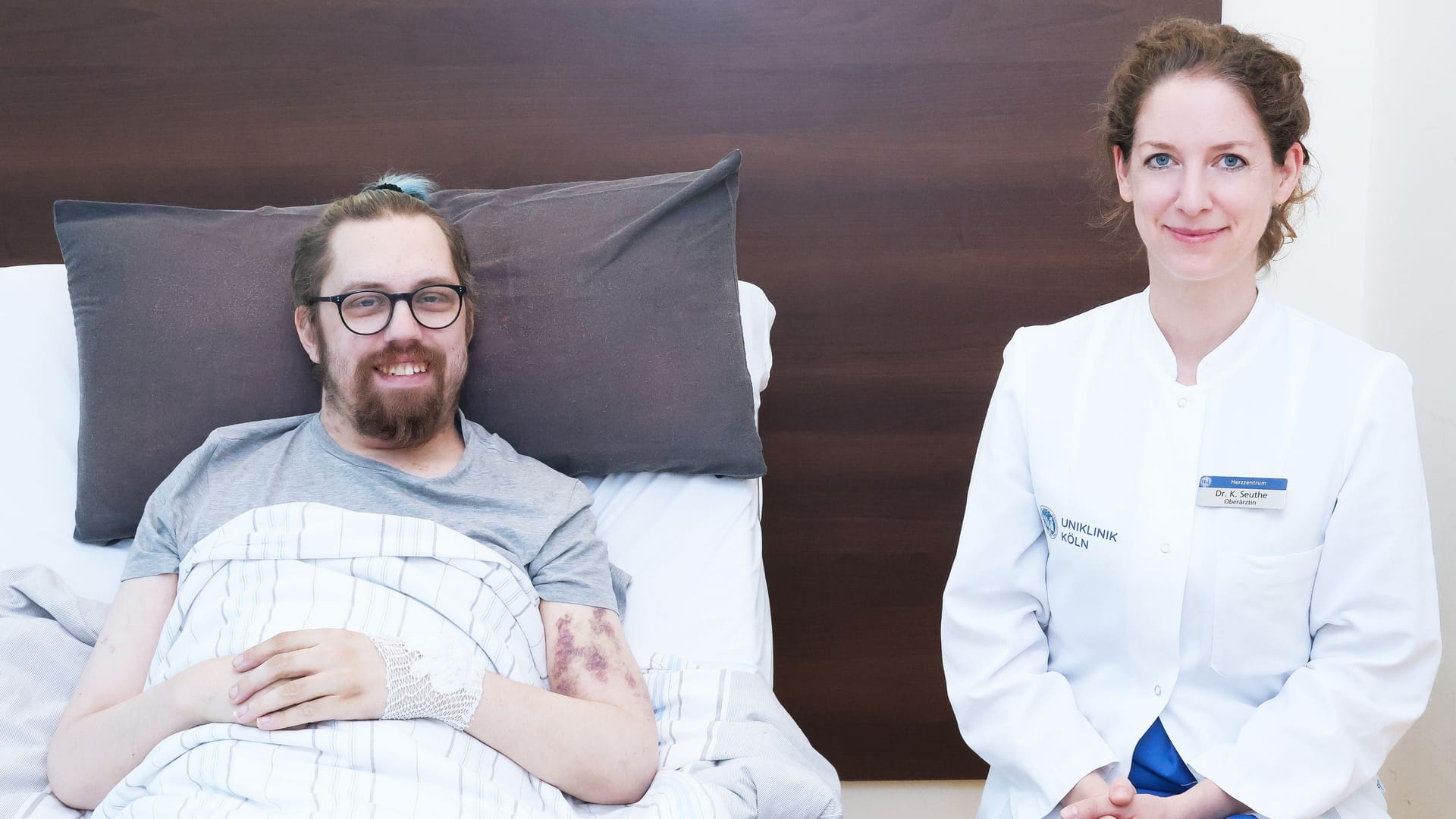 Herzzentrum der Uniklinik Köln: Patient Sebastian Jost mit Dr. Katharina Seuthe Herzzentrum der Uniklinik Köln: Patient Sebastian Jost mit Dr. Katharina Seuthe