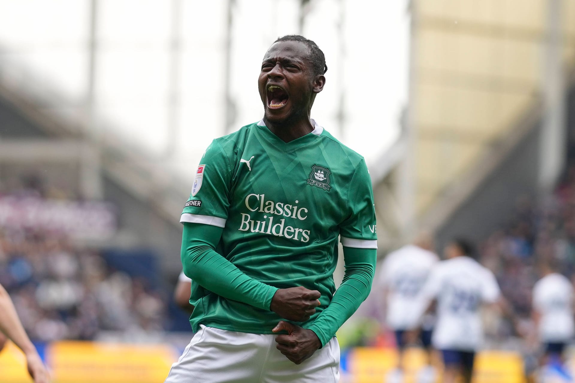 Mustapha Bundu jubelt: Der Offensivspieler ist der zehnte Sommerneuzugang von Hannover 96. Mustapha Bundu jubelt: Der Offensivspieler ist der zehnte Sommerneuzugang von Hannover 96.