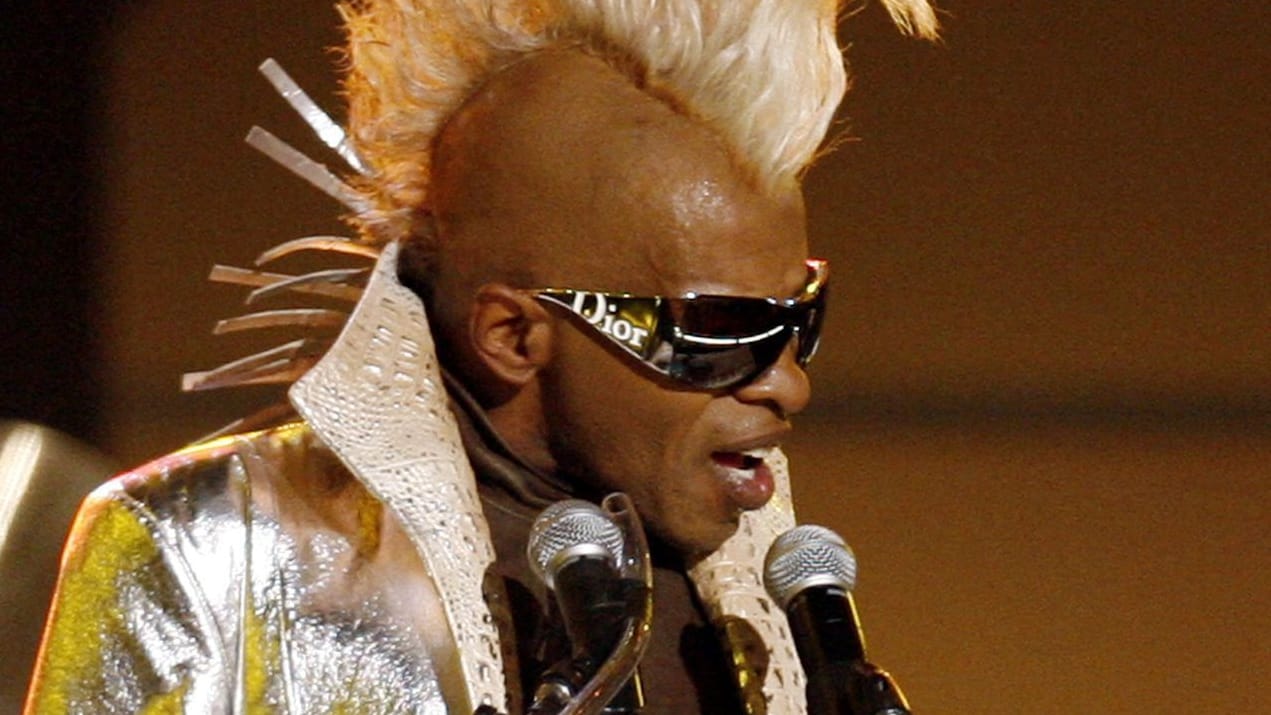 FILE PHOTO: Funk music pioneer Sly Stone performs during Grammy Awards in Los Angeles FILE PHOTO: Funk music pioneer Sly Stone performs during Grammy Awards in Los Angeles