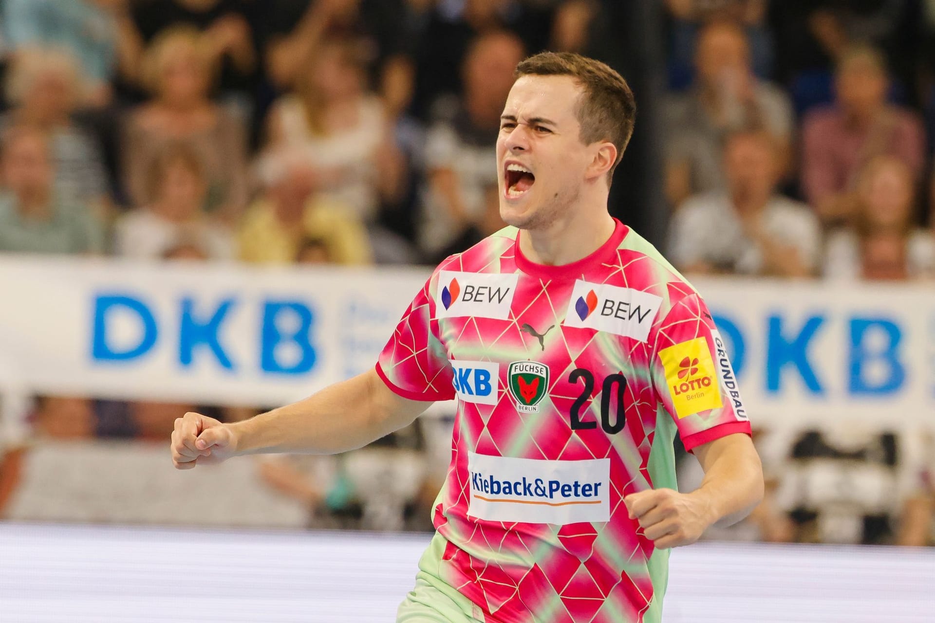 Füchse-Linksaußen Tim Freihöfer