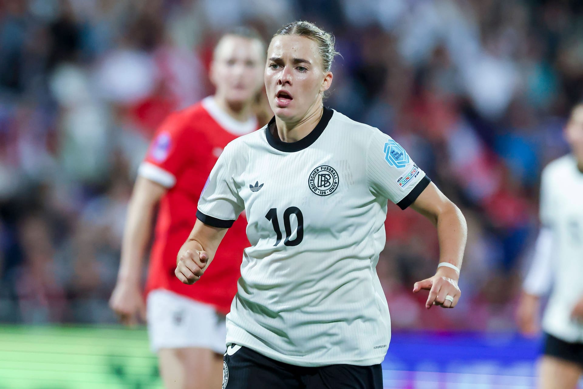 Laura Freigang: Mittelfeld, Eintracht Frankfurt Laura Freigang: Mittelfeld, Eintracht Frankfurt