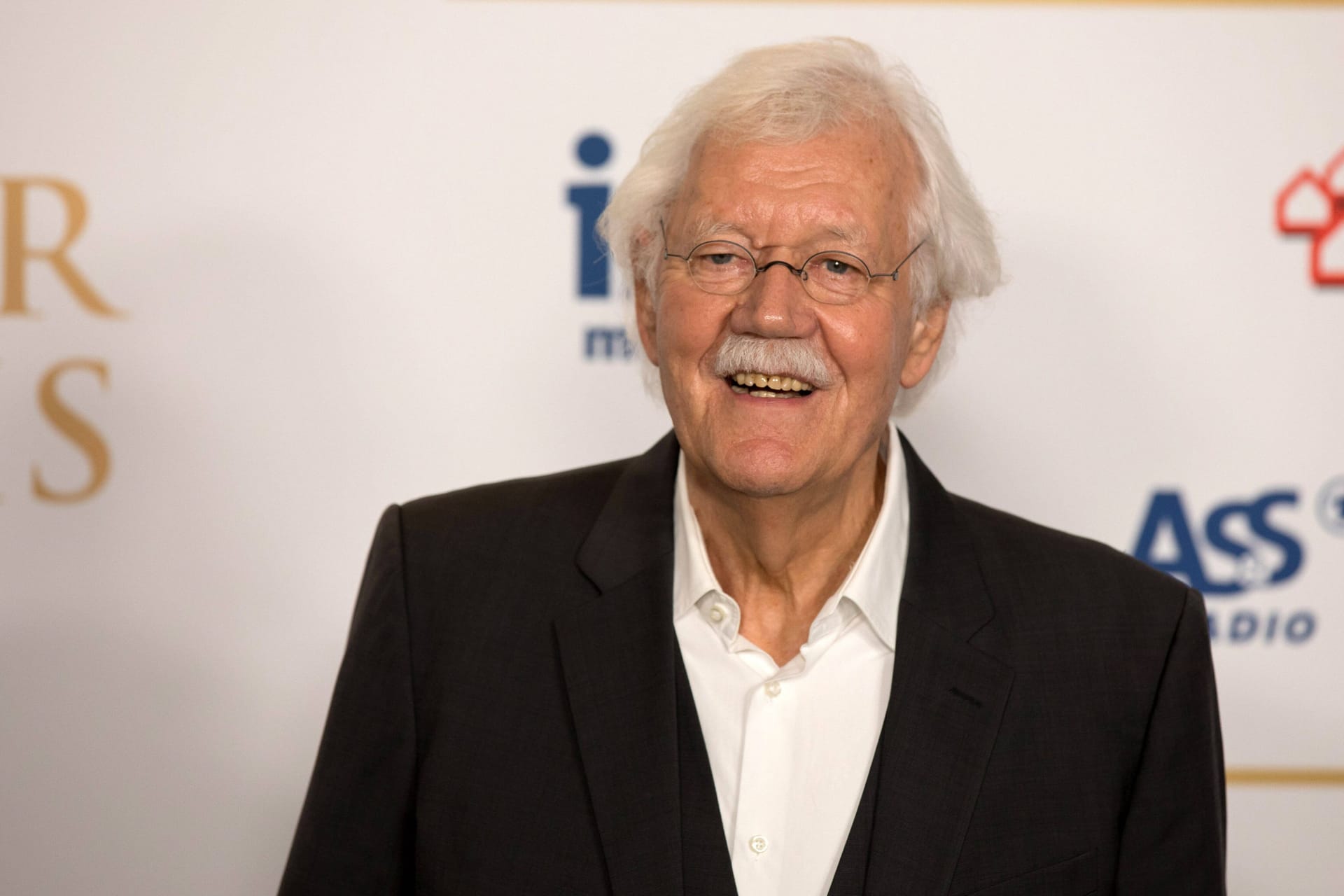 Carlo von Tiedemann: Der Moderator war für seine markante Stimme bekannt.