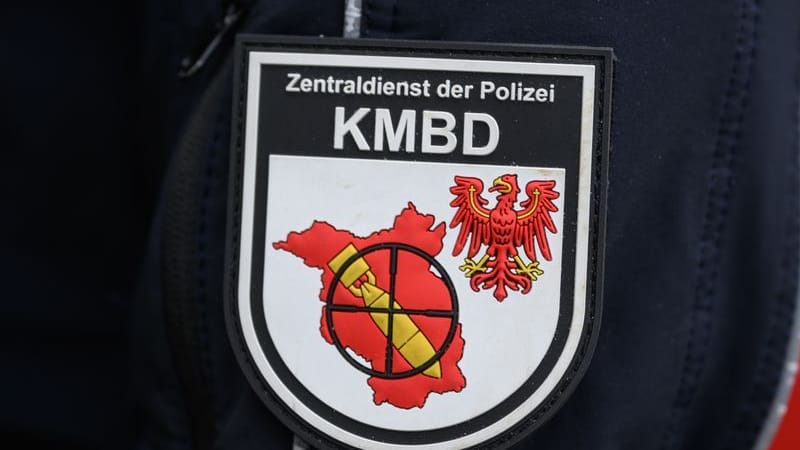 Das Logo vom Kampfmittelbeseitigungsdiensts (Symbolbild): Mit diesem Fund hat die Frau wohl nicht gerechnet. Das Logo vom Kampfmittelbeseitigungsdiensts (Symbolbild): Mit diesem Fund hat die Frau wohl nicht gerechnet.
