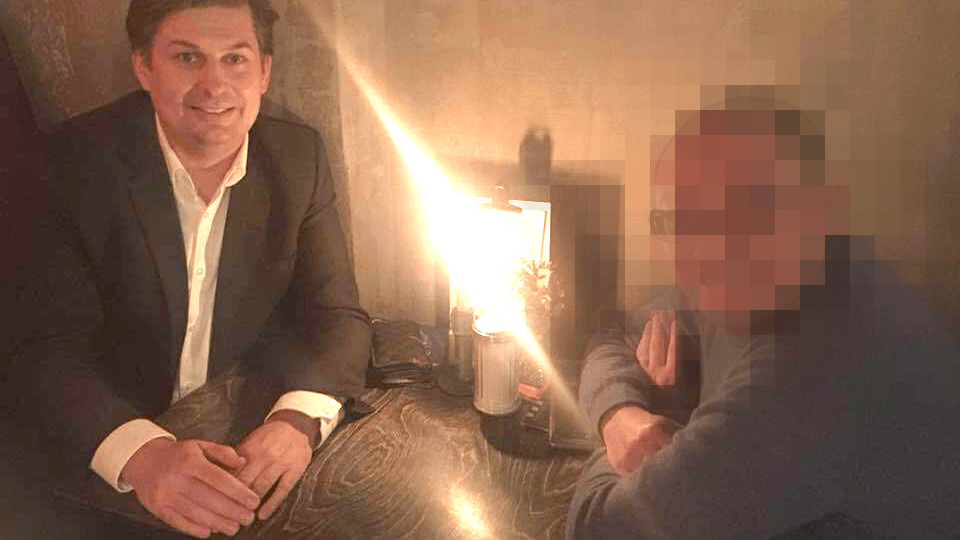 Krah und sein langjähriger Assistent G.: Hat der mutmaßliche chinesische Spion den Abgeordneten bestochen?