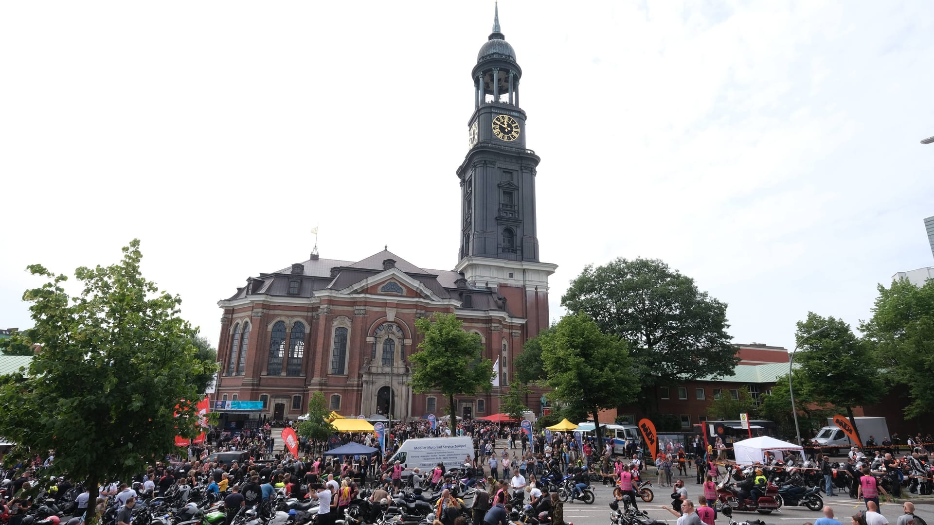 Motorradgottesdienst am Hamburger Michel (Archivbild): Dieses Jahr gibt es einige Änderungen.