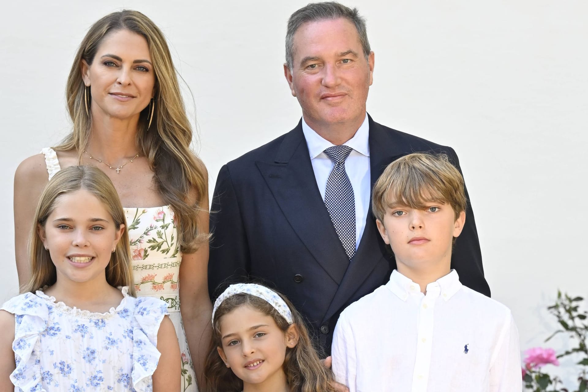 Prinzessin Madeleine mit ihrem Ehemann Chris O'Neill und ihren Kindern Leonore, Adrienne und Nicolas: Prinzessin Adrienne stand bei einem Royals-Auftritt jetzt im Fokus.