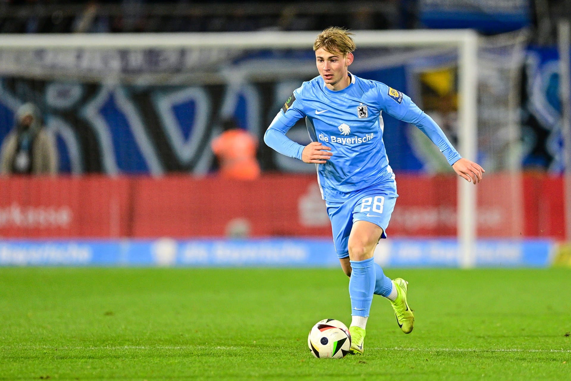 Florian Bähr im Trikot der "Löwen": Den 22-Jährigen zieht es nun zurück zu seinem Jugendverein.