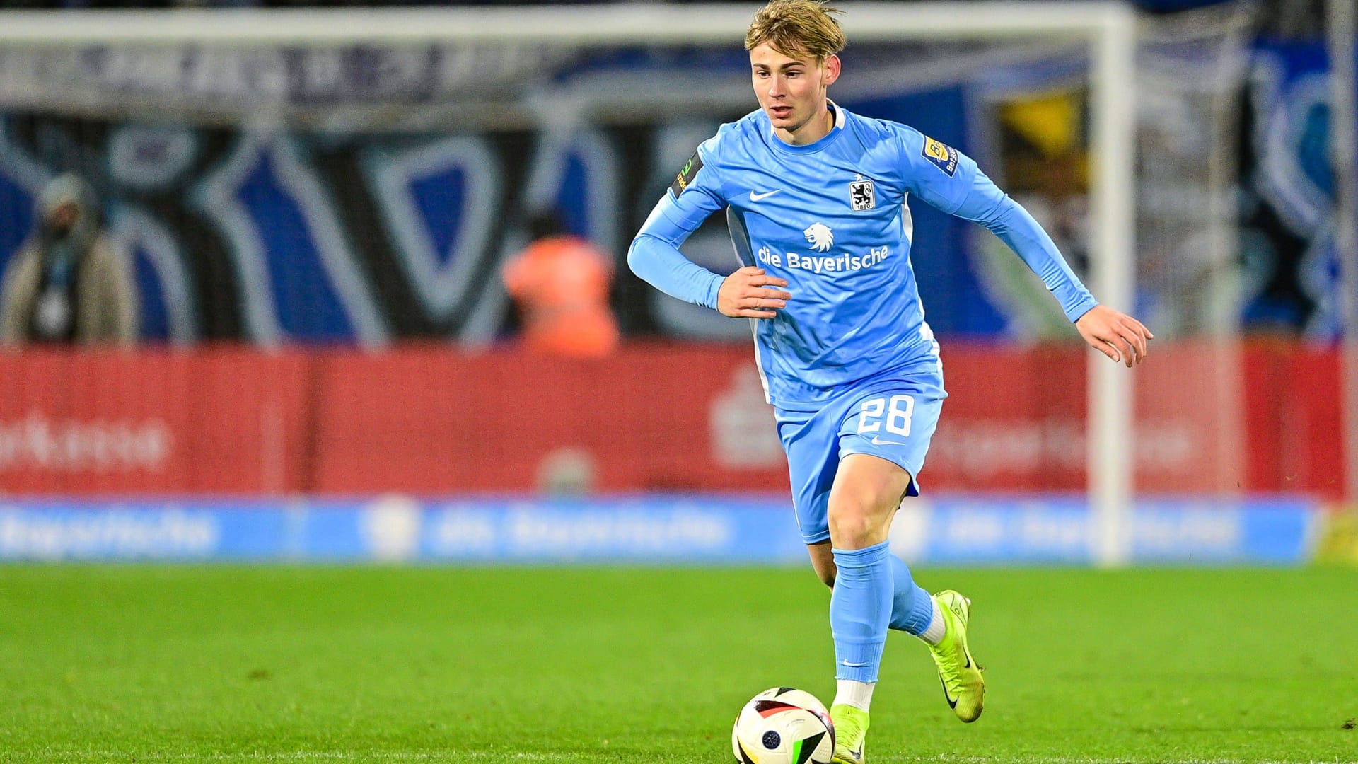 Florian Bähr im Trikot der "Löwen": Den 22-Jährigen zieht es nun zurück zu seinem Jugendverein.