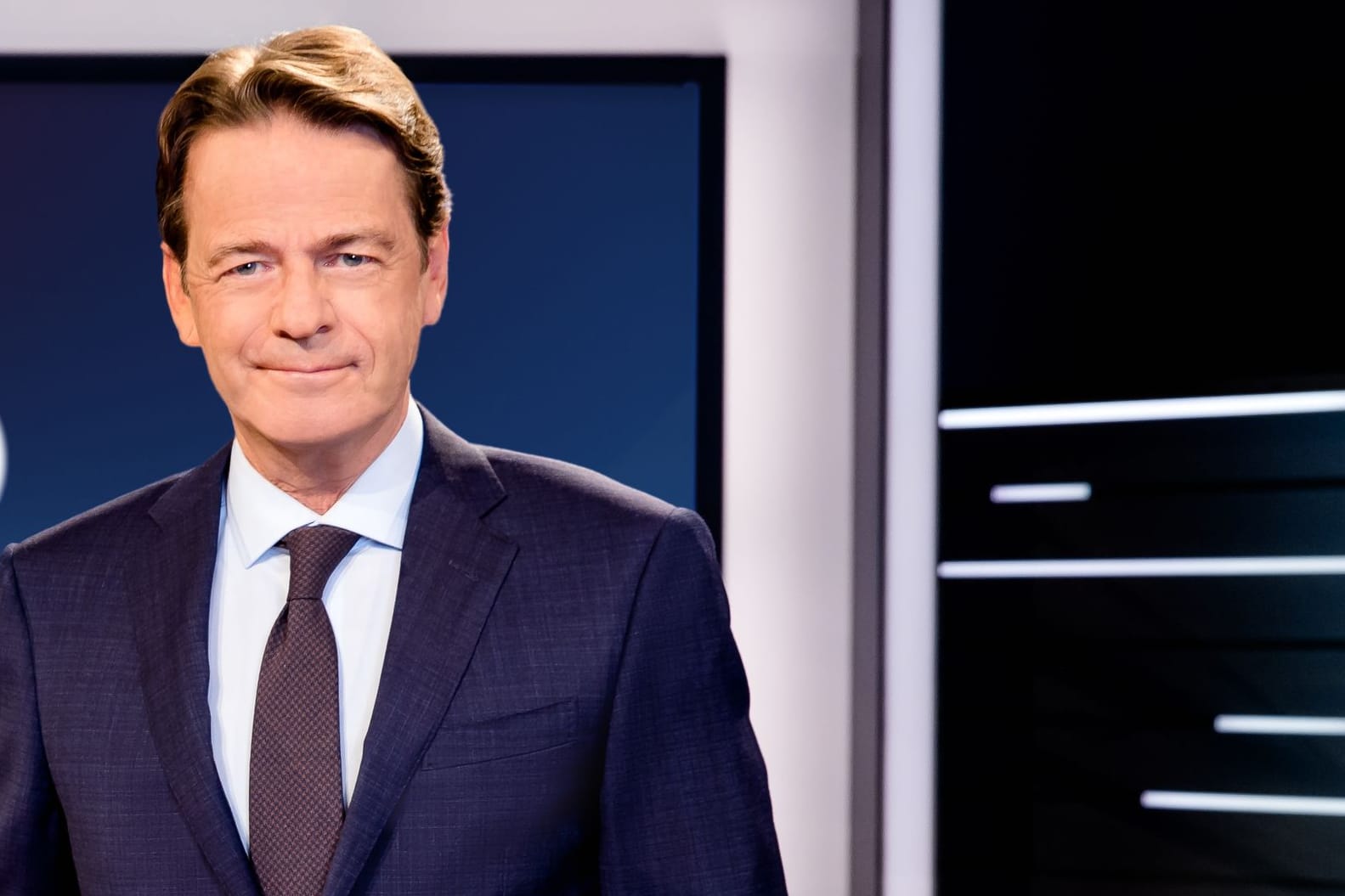 Rudi Cerne: 2002 moderierte er seine erste "Aktenzeichen XY"-Sendung.