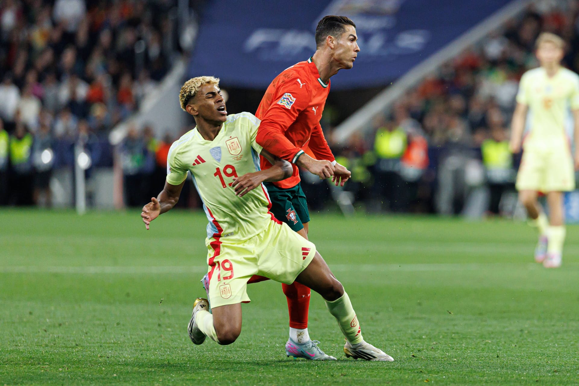 Lamine Yamal (l.) und Cristiano Ronaldo: Der 18-Jährige wurde im vergangenen Jahr mit Spanien Europameister.