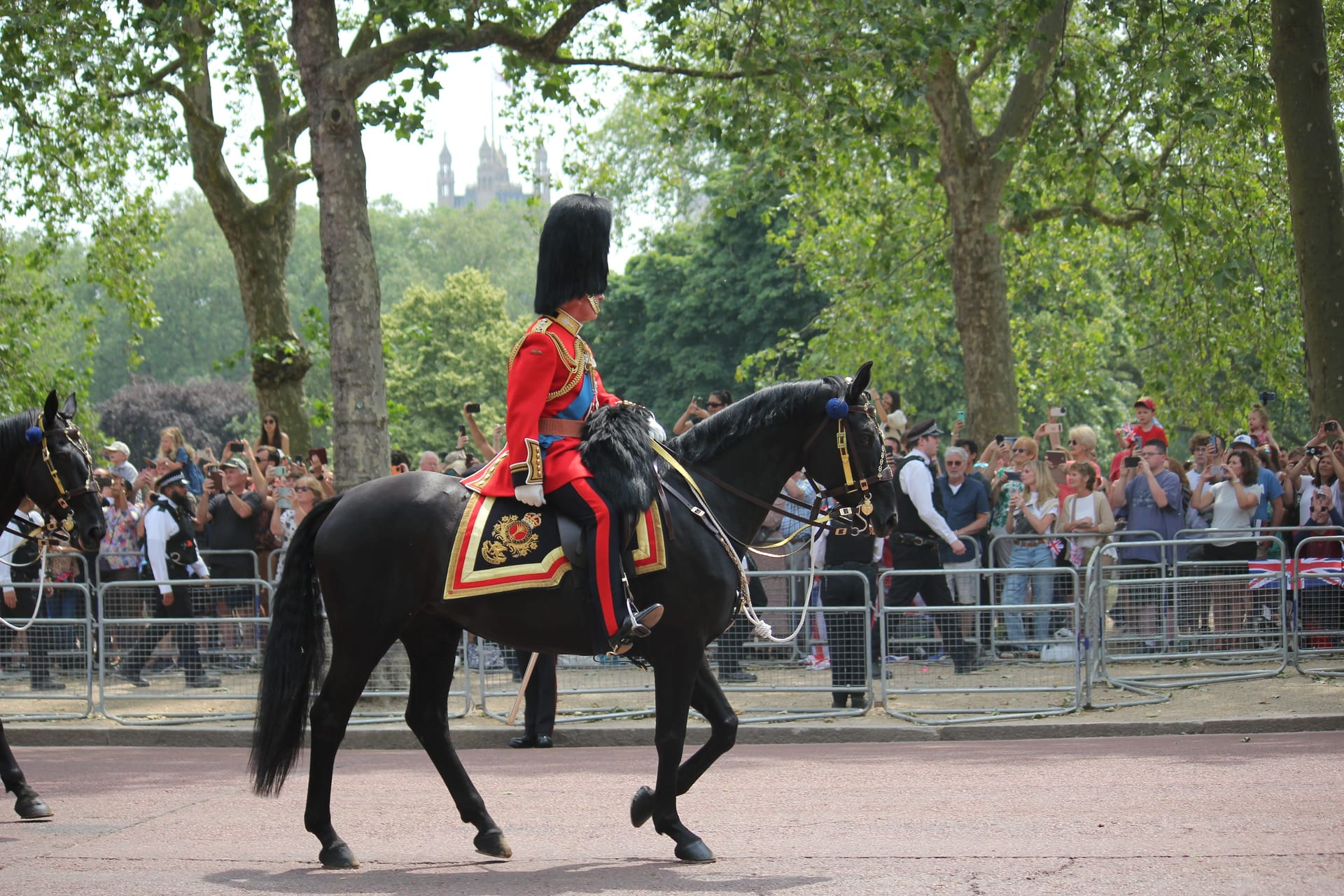 2023 ritt König Charles III. bei Trooping the Colour noch mit.