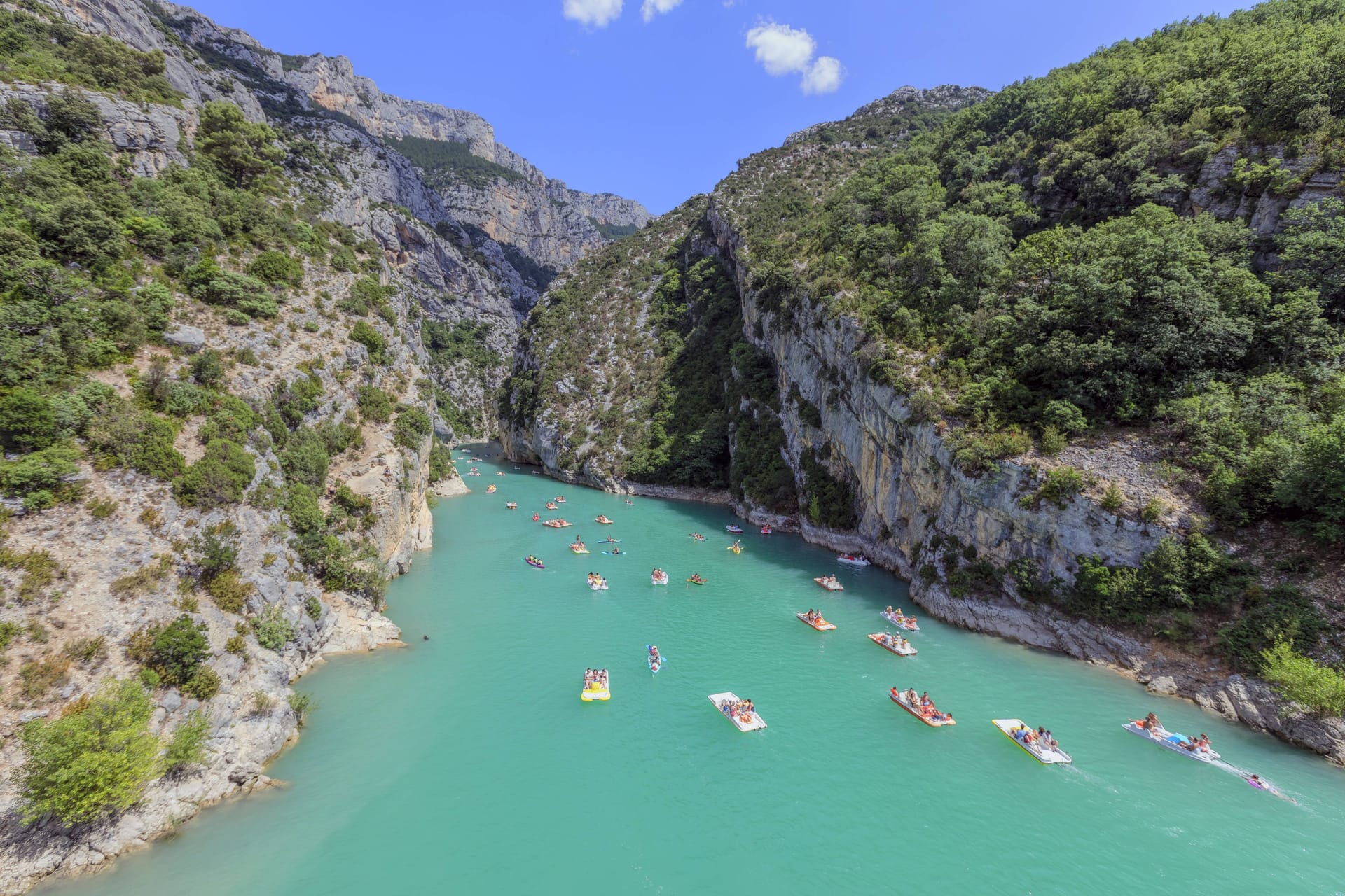Die Verdonschlucht in Castellane (Fankreich): Sie umgangssprachlich auch Grand Canyon du Verdon genannt und entstand durch Erosion. Die Verdonschlucht in Castellane (Fankreich): Sie umgangssprachlich auch Grand Canyon du Verdon genannt und entstand durch Erosion.