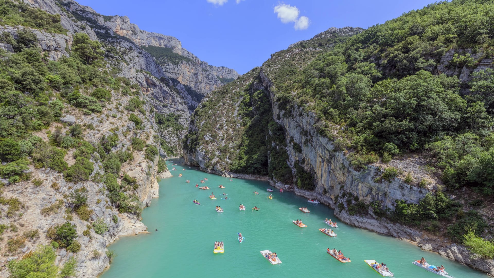 Die Verdonschlucht in Castellane (Fankreich): Sie umgangssprachlich auch Grand Canyon du Verdon genannt und entstand durch Erosion. Die Verdonschlucht in Castellane (Fankreich): Sie umgangssprachlich auch Grand Canyon du Verdon genannt und entstand durch Erosion.