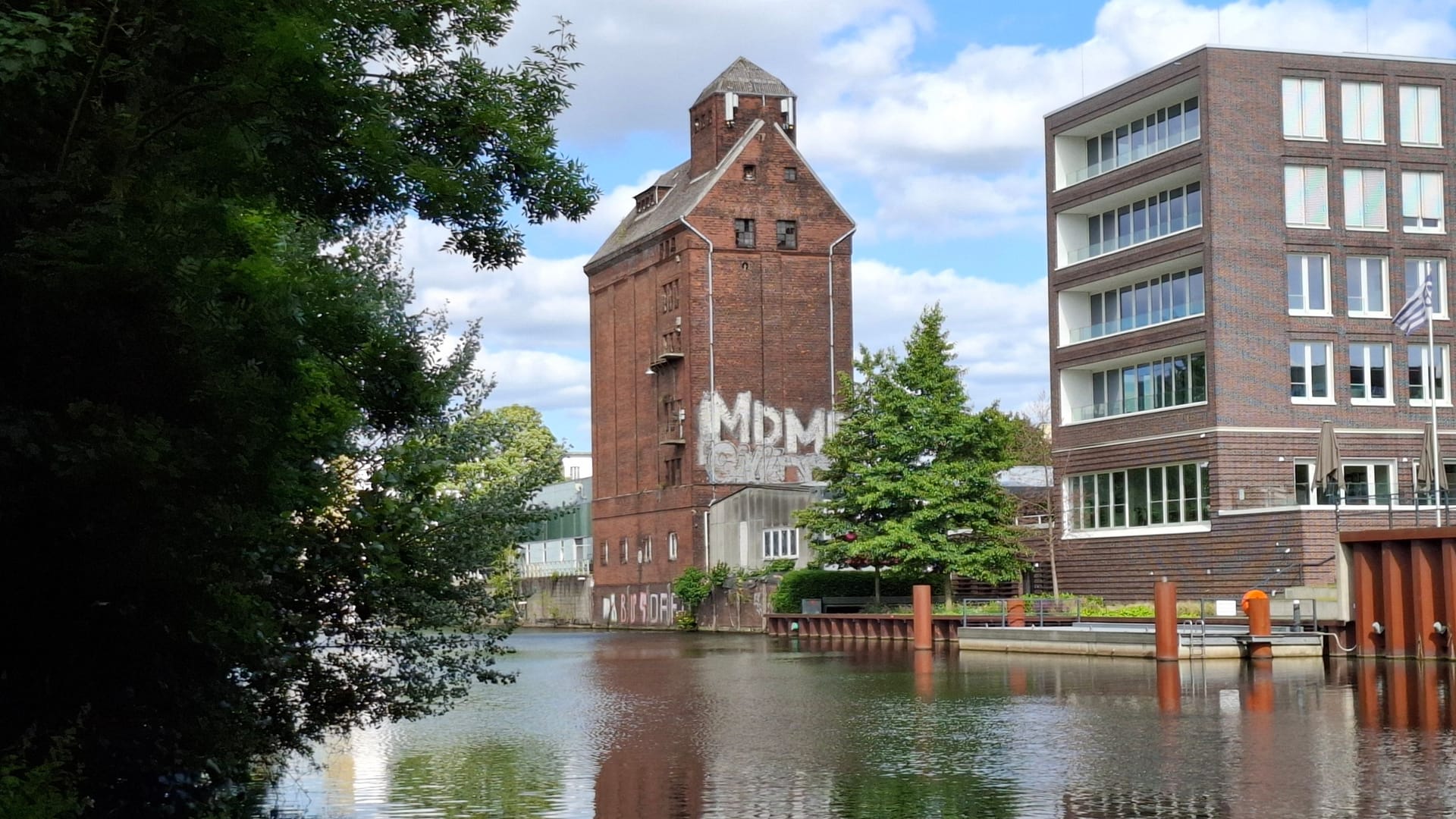 Das Getreidesilo in Hammerbrook am Mittelkanal in Hamburg.