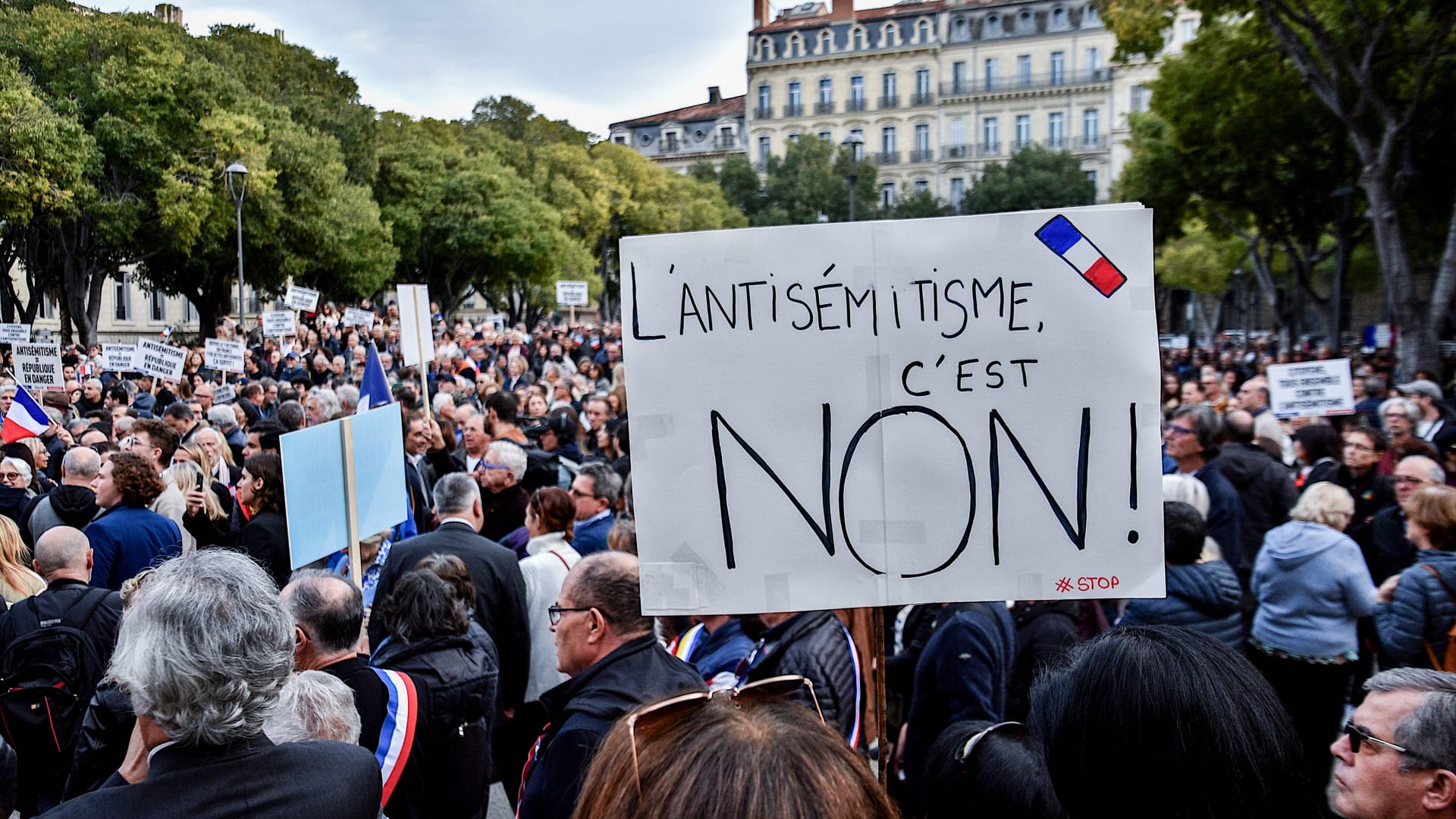 Protest in Marseille: Frankreichs Entsetzen über antisemitischen Angriff zeigt sich hier.