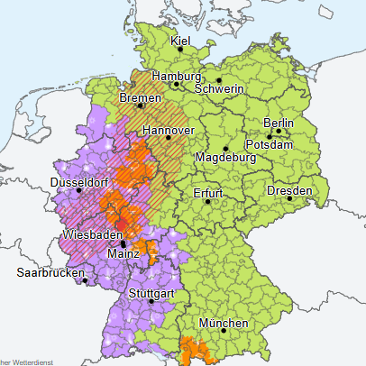 Wetterwarnkarte für Deutschland: Gefährliche Gewitterfront zieht über den Südwesten des Landes (in Rot und Orange). In Lila sind Gebiete gekennzeichnet, für die eine Hitzewarnung gilt.