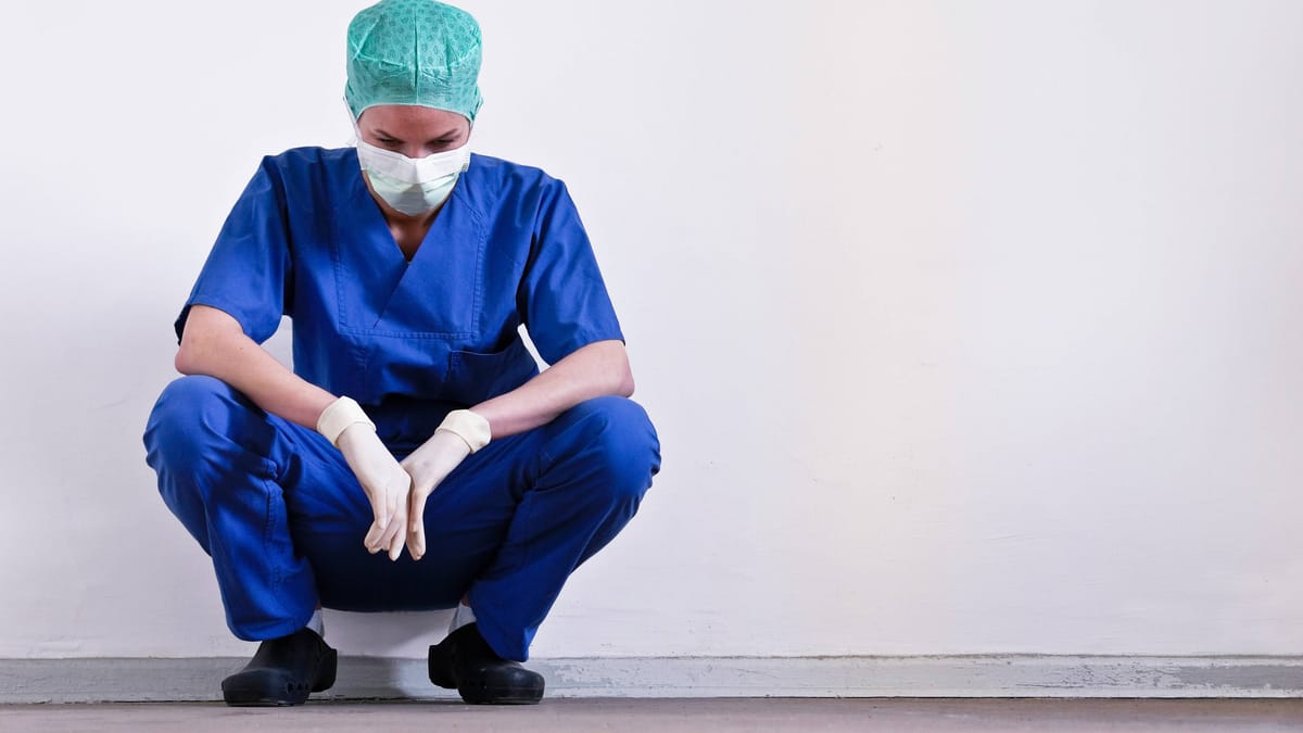 Arbeitszeit-Leistungstr-ger-berichten-von-berstunden-und-Stress