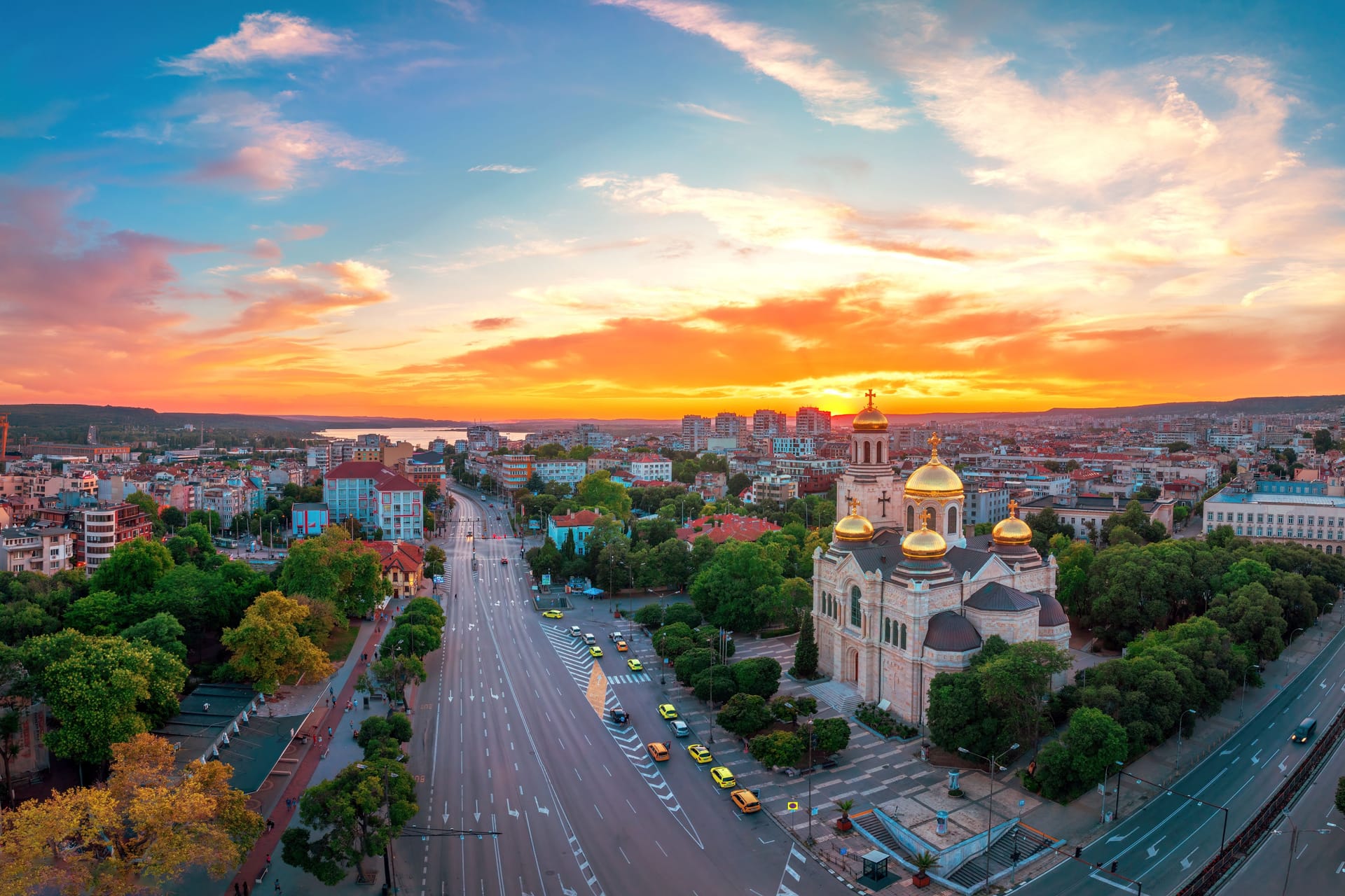 Varna bei Sonnenuntergang: Die Stadt zählt rund 330.000 Einwohner.