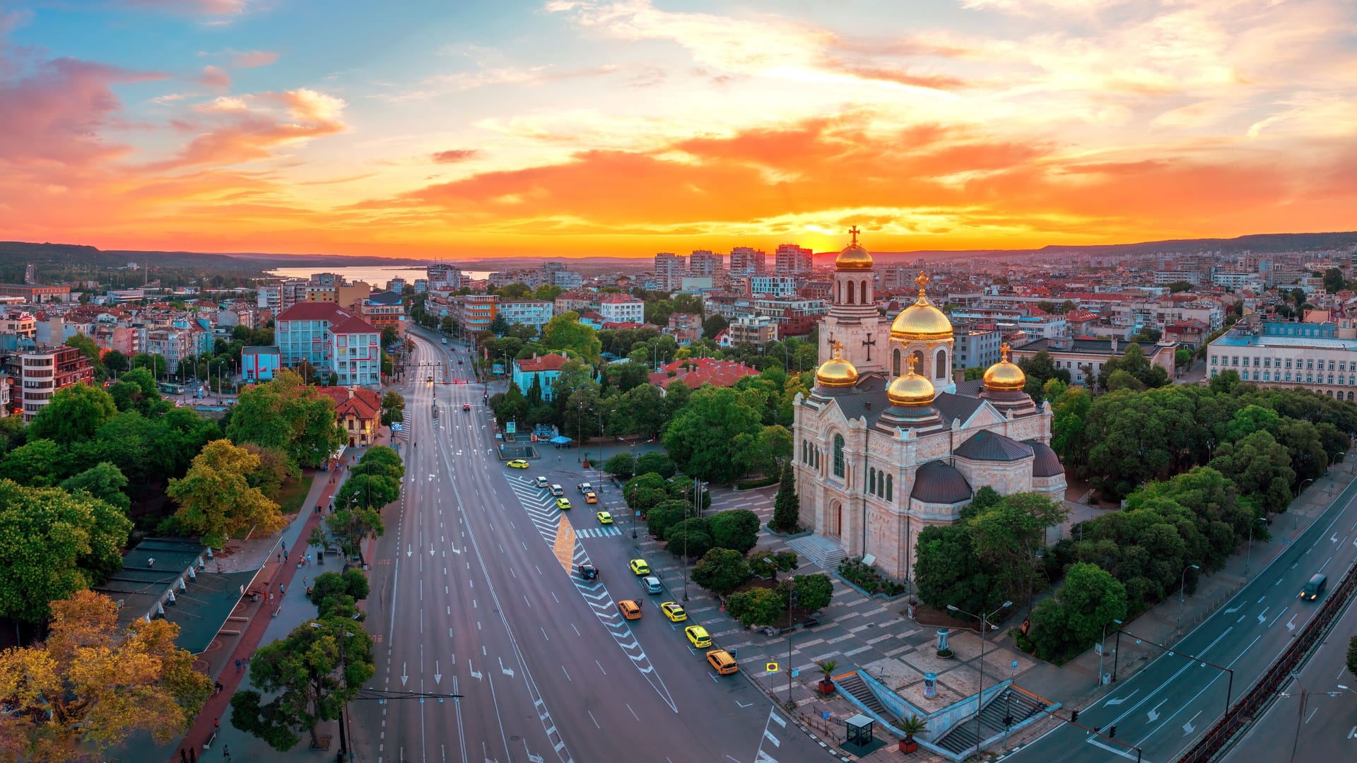 Varna bei Sonnenuntergang: Die Stadt zählt rund 330.000 Einwohner.