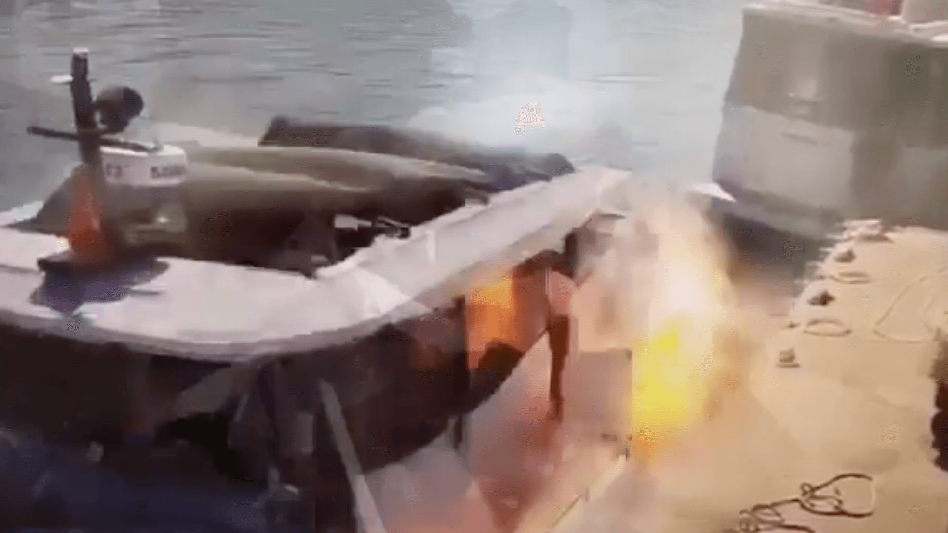 Eine Yacht explodiert bei einem Tankstopp in Bodum.