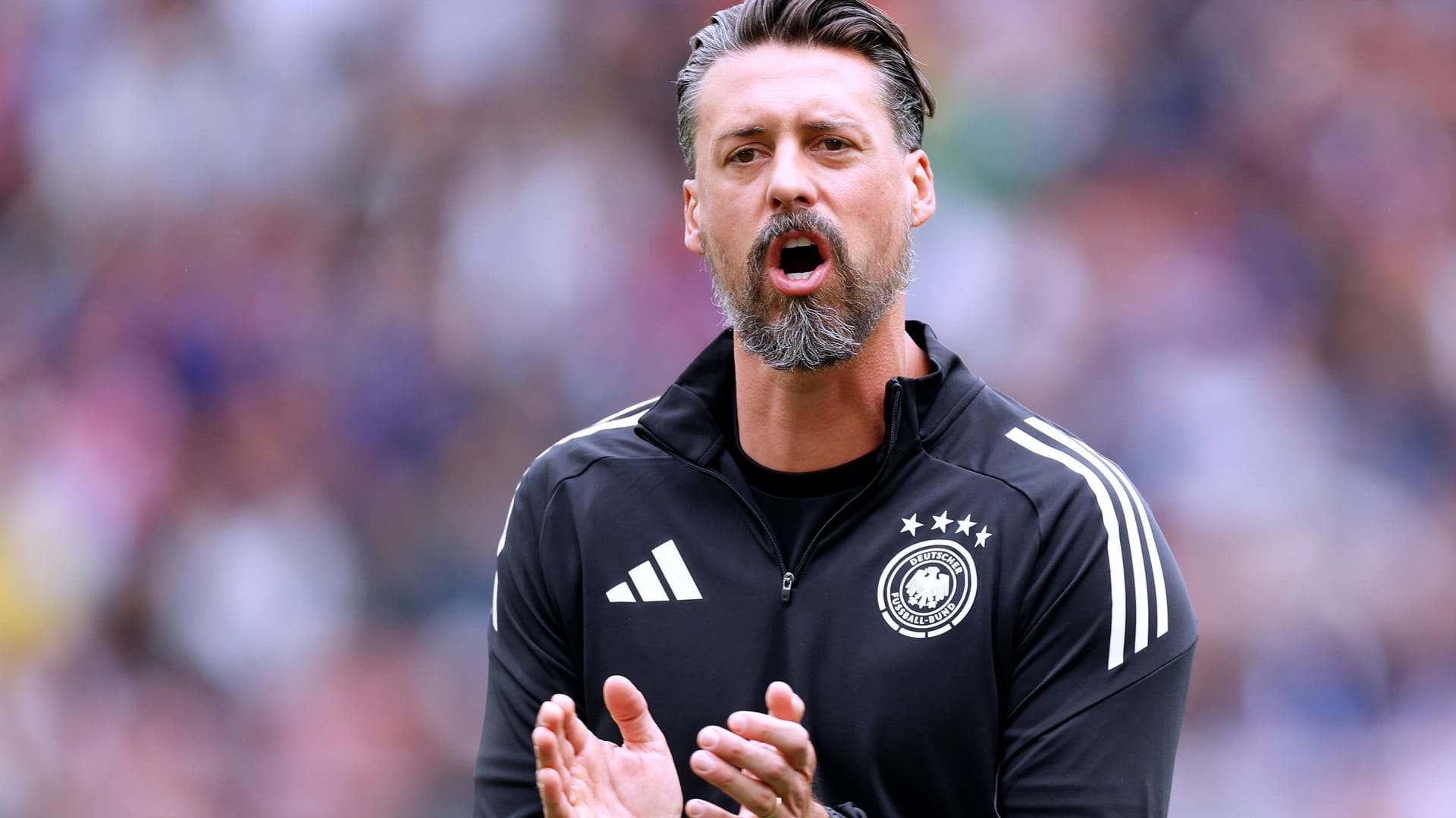 Sandro Wagner: Der ehemalige Co-Trainer der Nationalelf wird Cheftrainer des FC Augsburg.