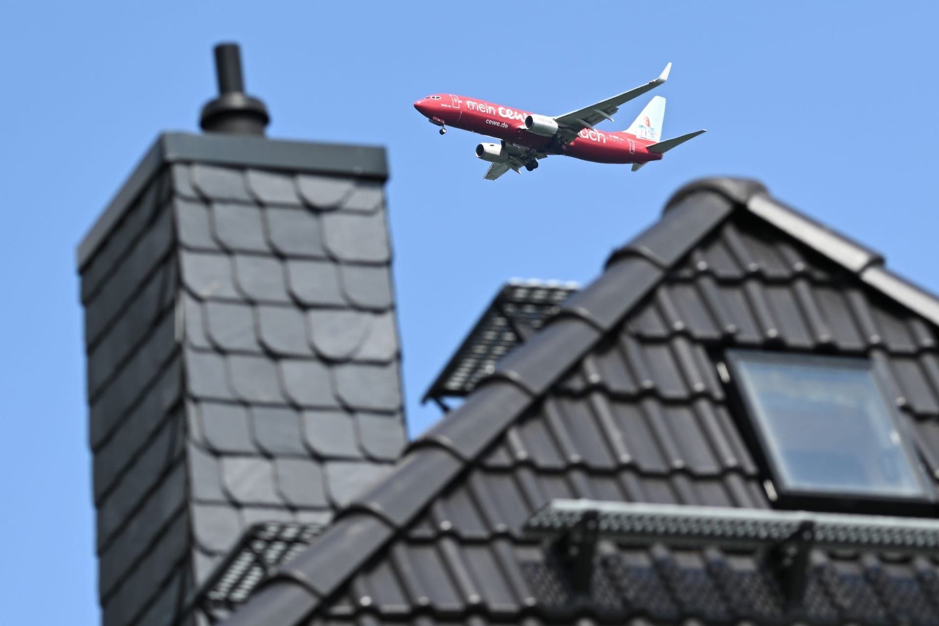 Flugzeug über Neu-Isenburg