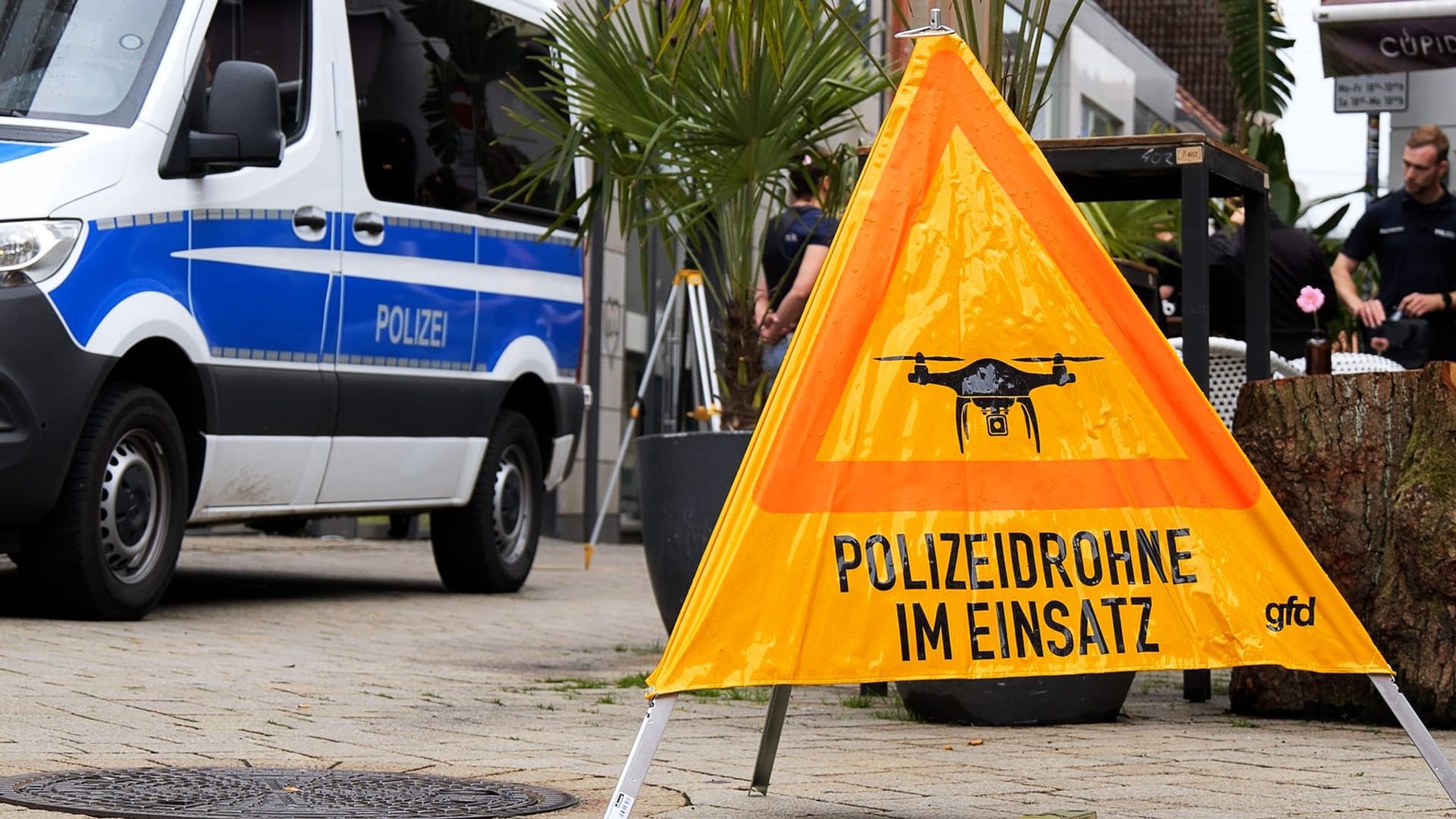Nach tödlichen Polizeischüssen: 3D-Vermessung am Tatort Nach tödlichen Polizeischüssen: 3D-Vermessung am Tatort