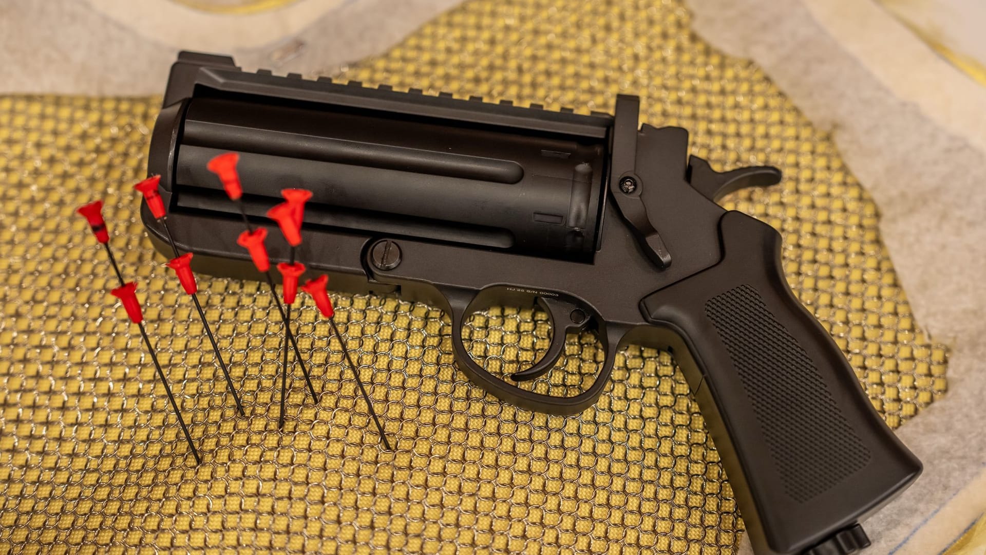 Nadelrevolver und Taser im Innenministerium Nadelrevolver und Taser im Innenministerium