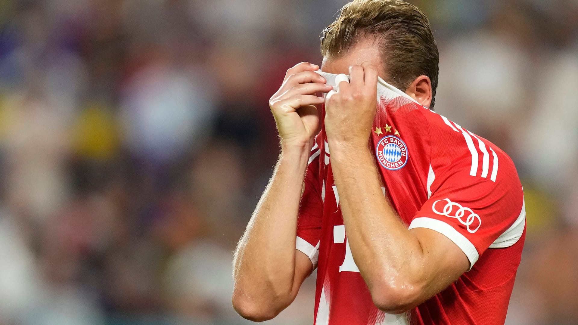 Harry Kane: Der Stürmer verfolgte das Gruppenfinale gegen Benfica zunächst von der Bank aus.