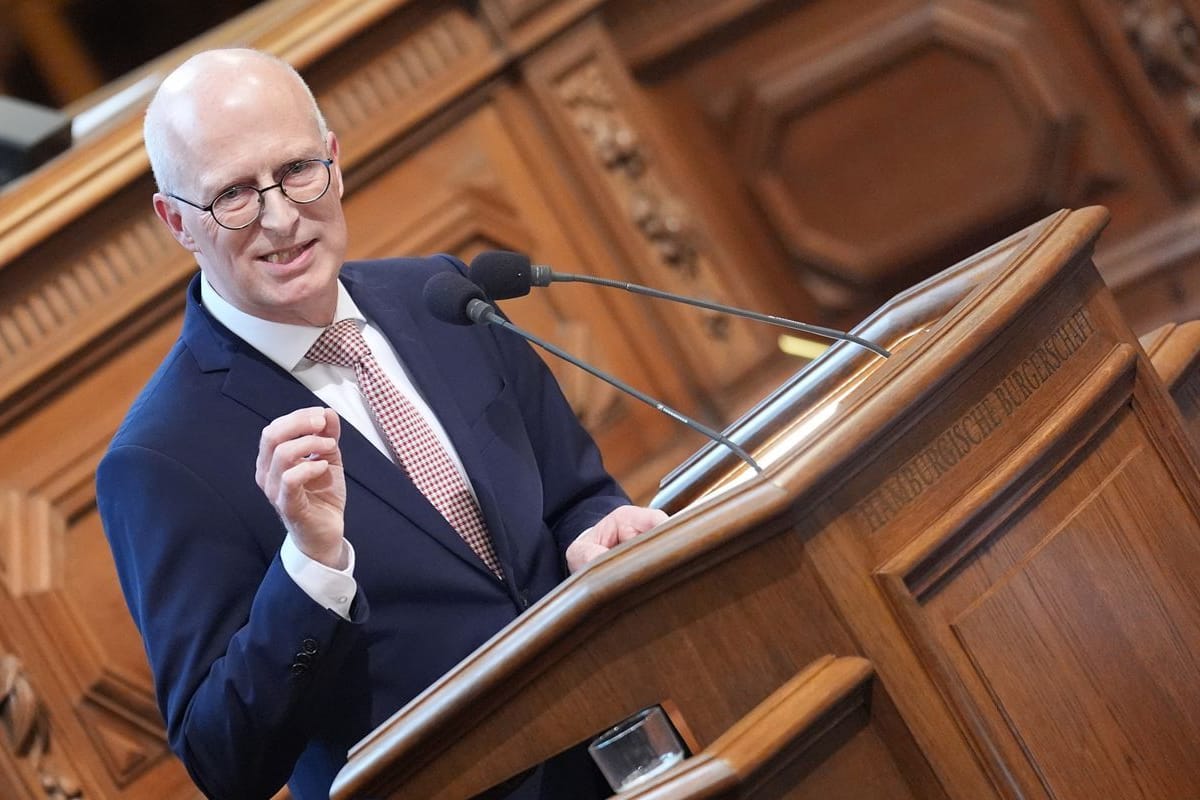Erster Bürgermeister Peter Tschentscher (Archivbild): Er warnt vor Drogenbanden, die es auf die Stadt Hamburg und den Hafen abgesehen haben könnten.