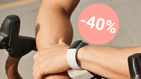 Bei Amazon gibt es die Google Fitbit Charge 6 derzeit für weniger als 100 Euro im Angebot. (Symbolbild)