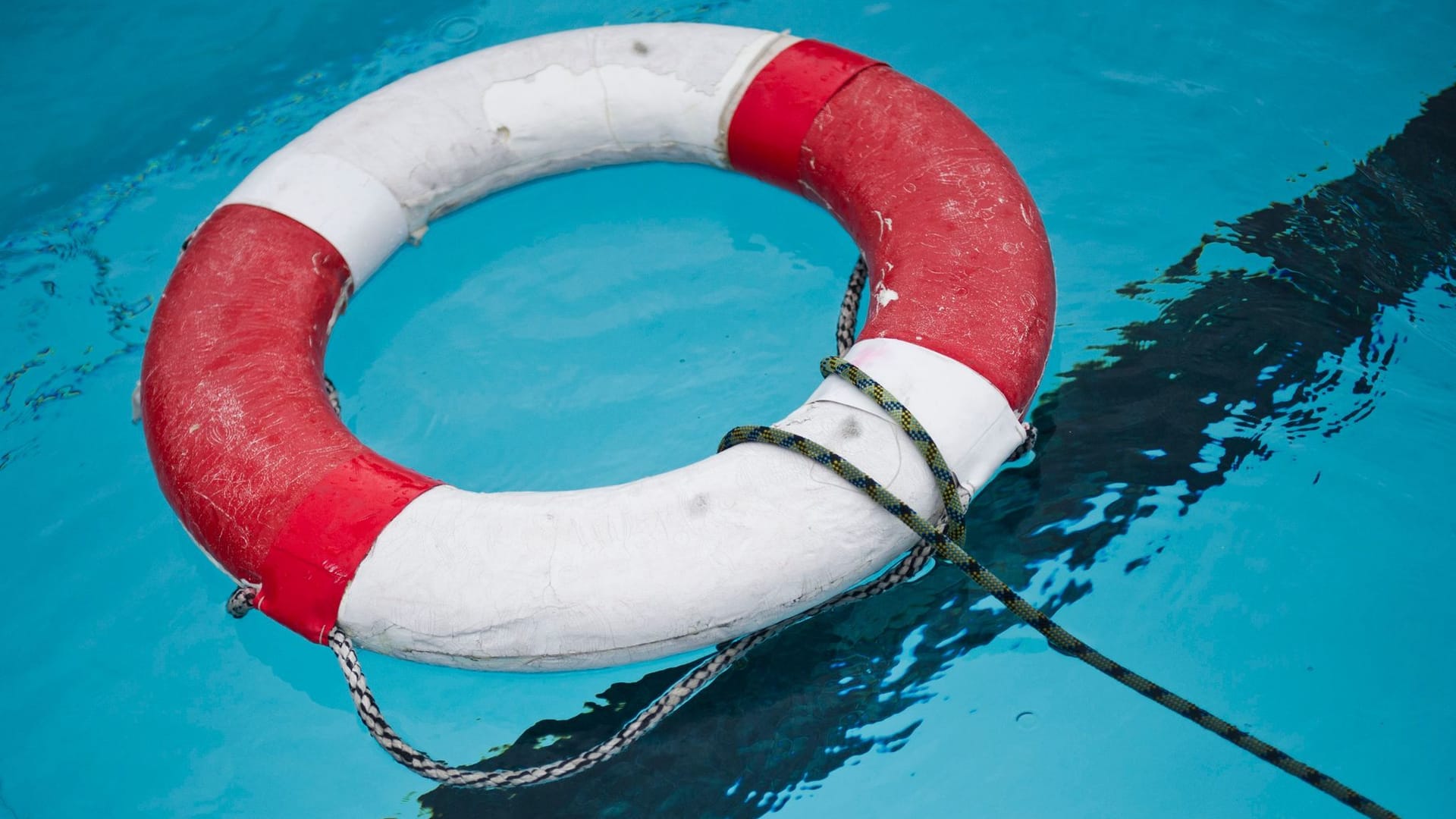 Rettungsring im Freibad Rettungsring im Freibad
